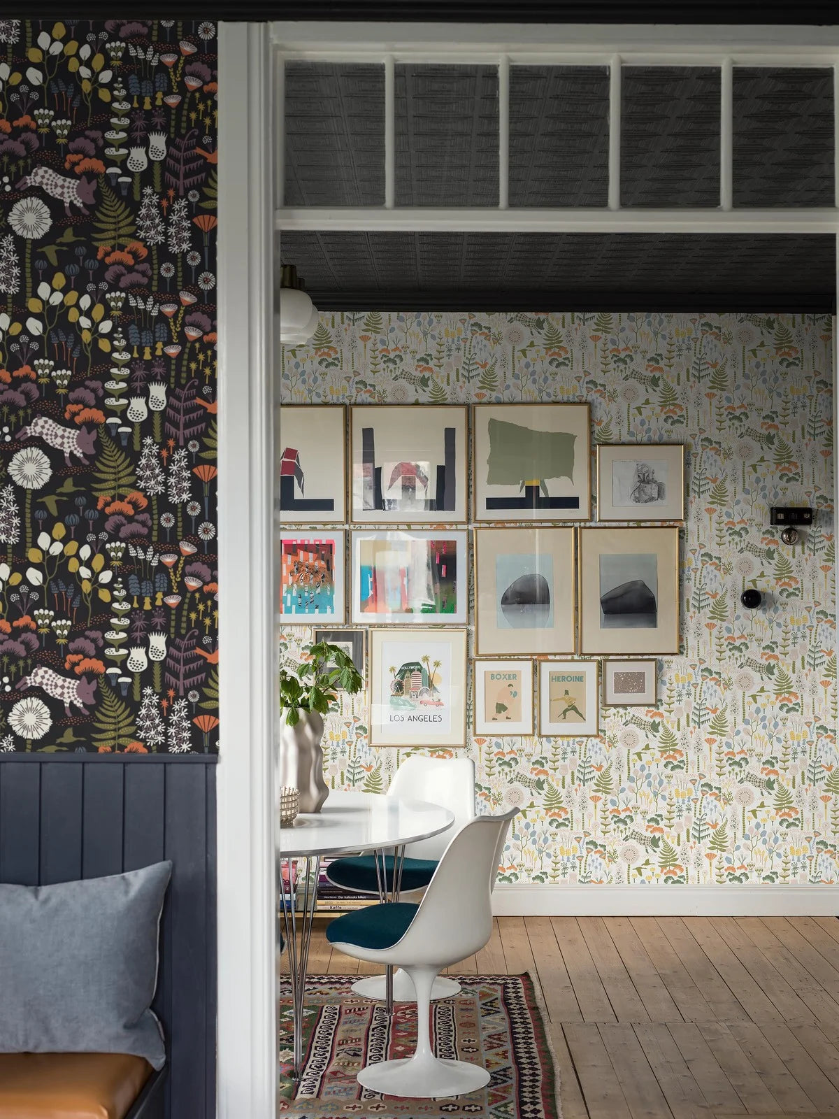 Vlies-Tapete mit pflanzlichem Muster HANNA WERNING HOPPMOSSE weiß mit grün