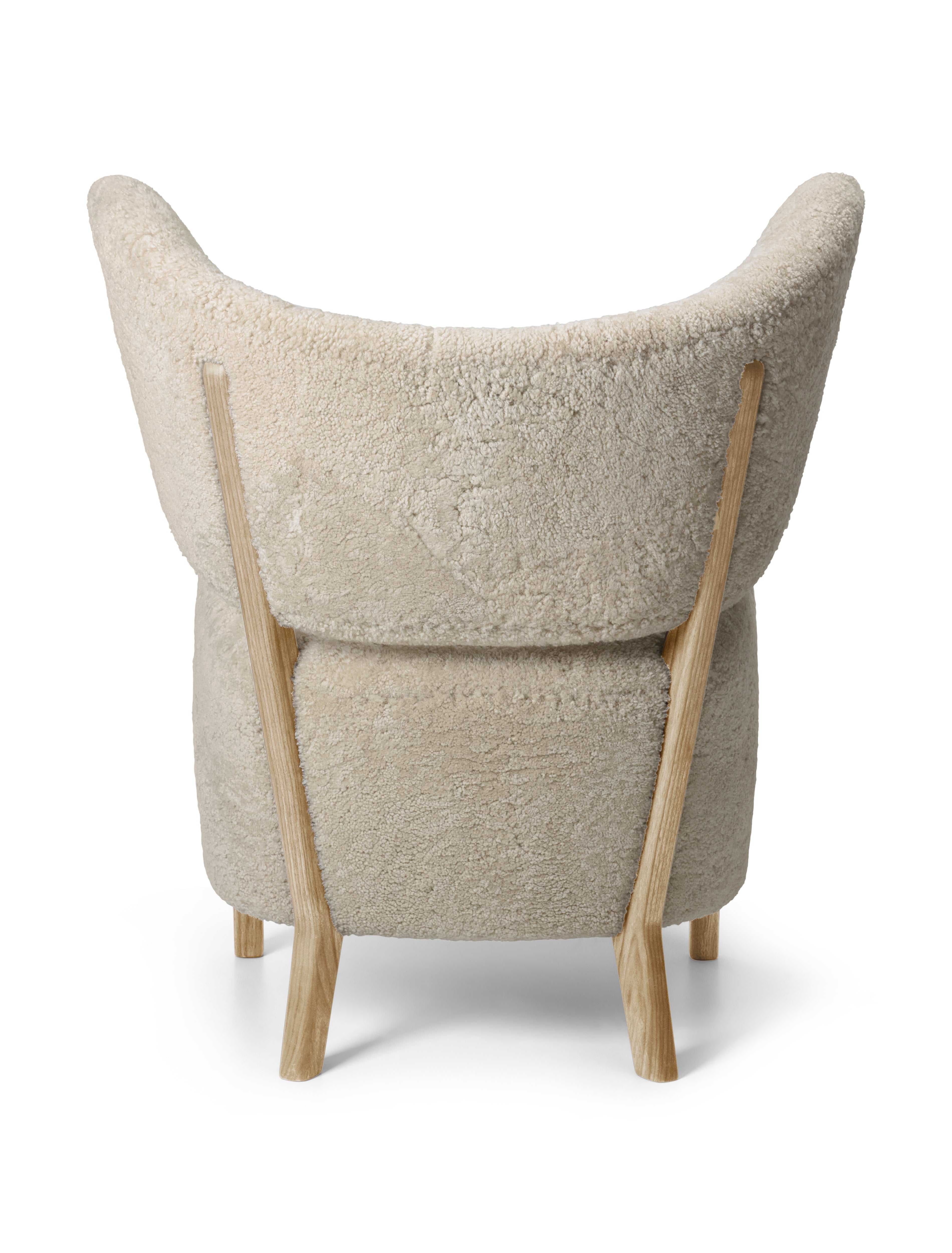 MY OWN CHAIR Armchair sheep leather with oak base