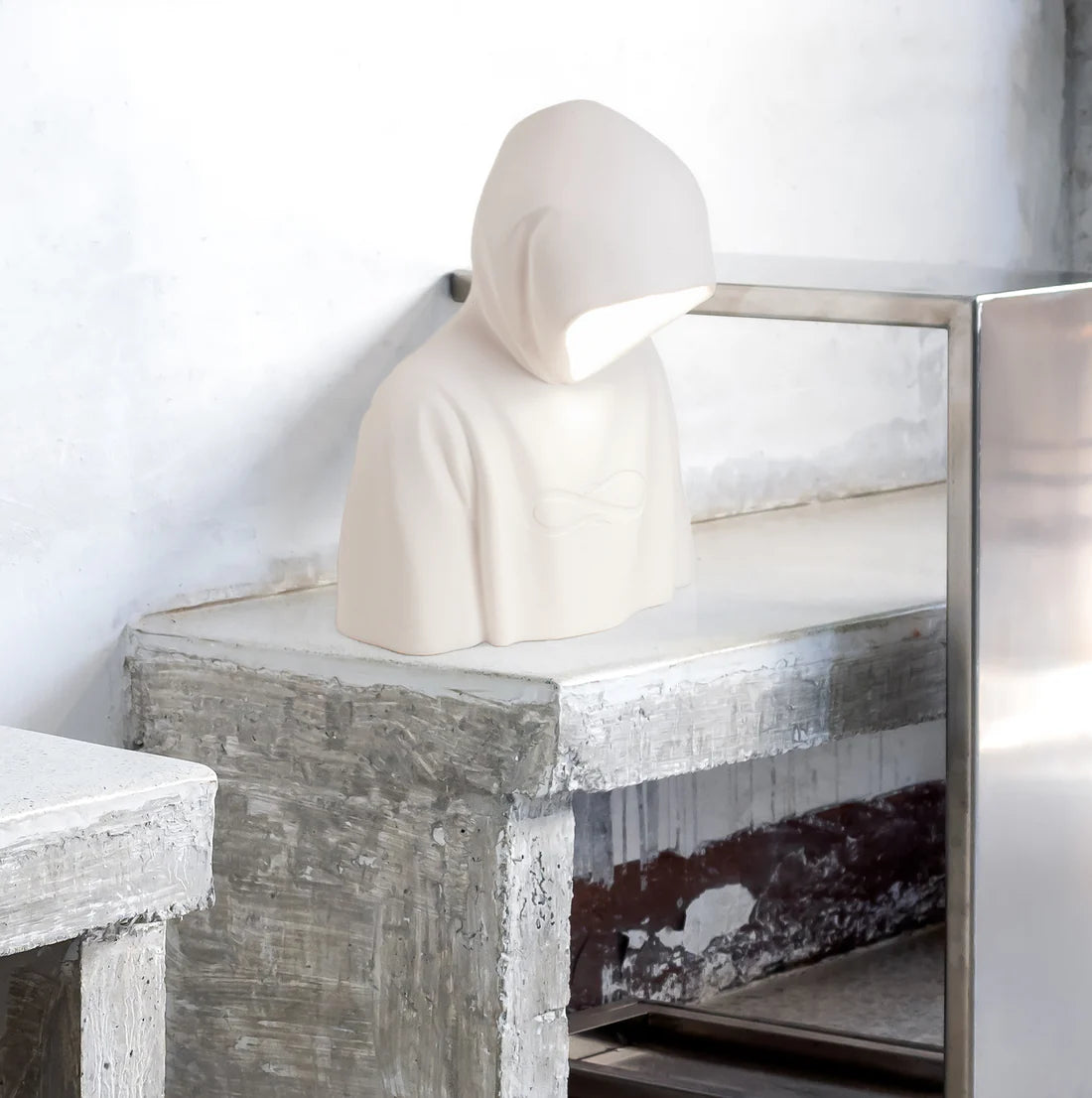 Decorative table lamp BAD GUY white