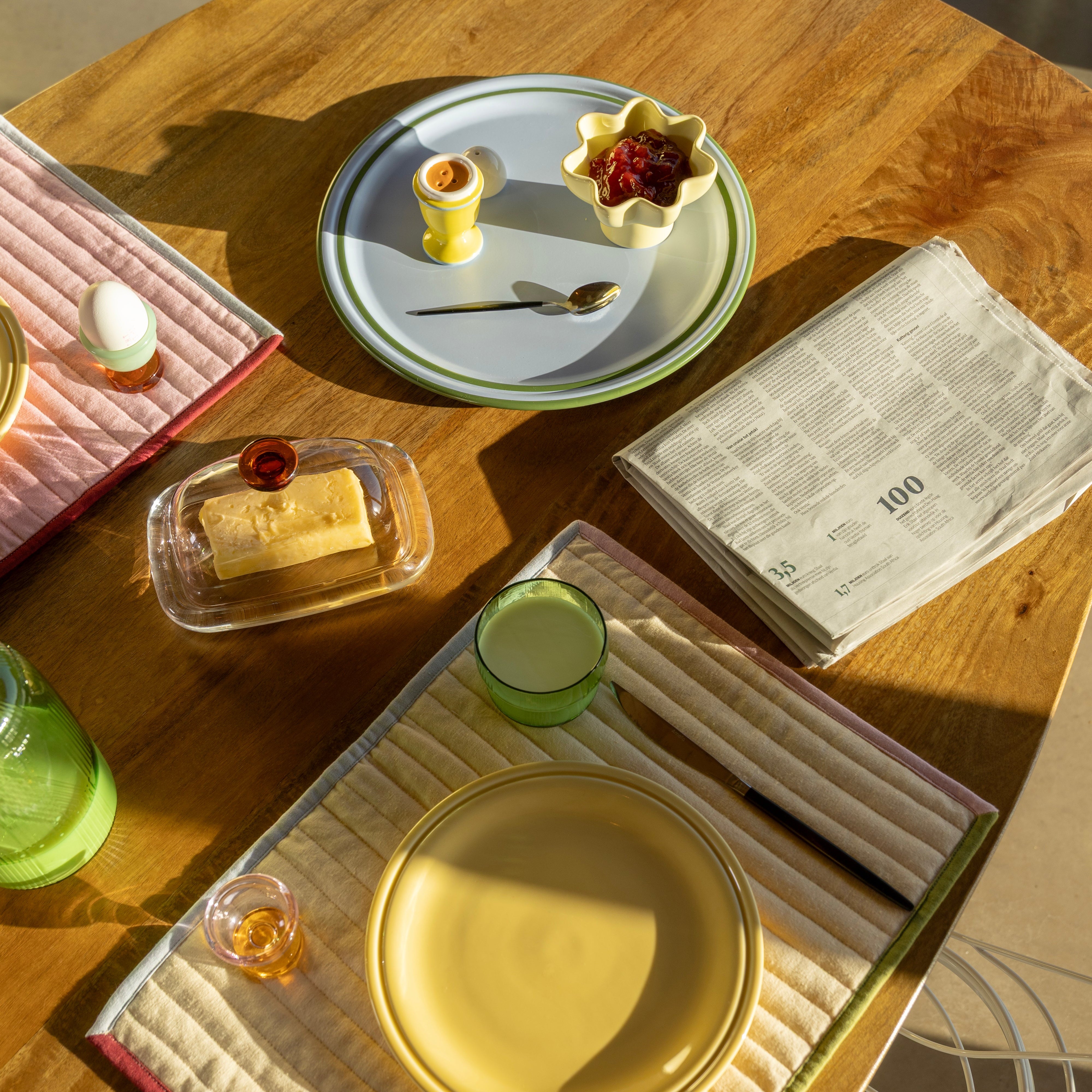 Butterdose CANTINE rosa mit bernsteinfarbenem Deckel