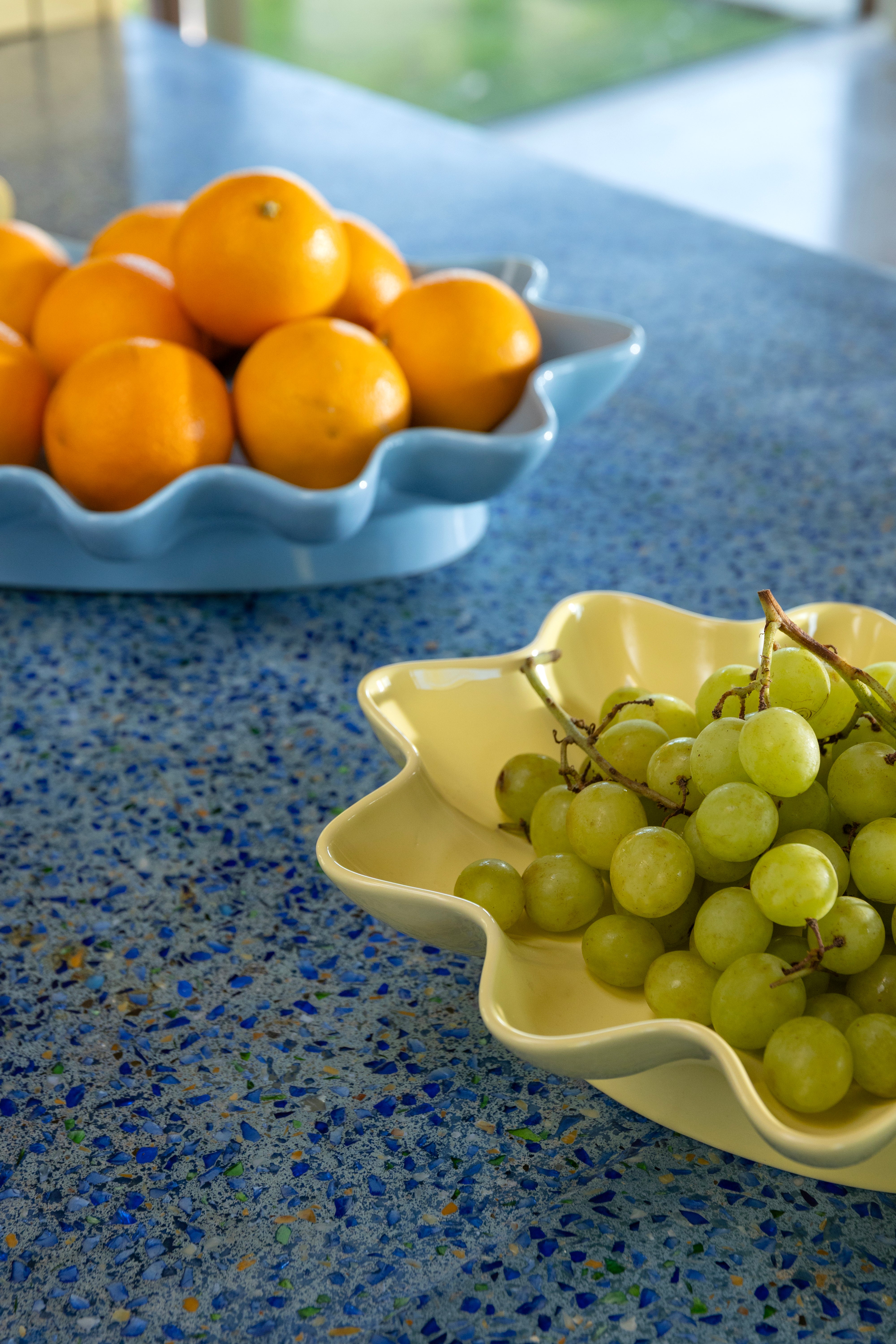 SUN OVAL yellow platter