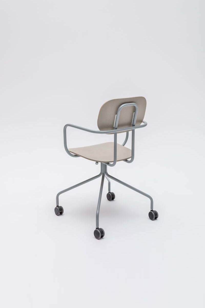 Krzesło NEW SCHOOL jasny szary [Milena] MDD    Eye on Design