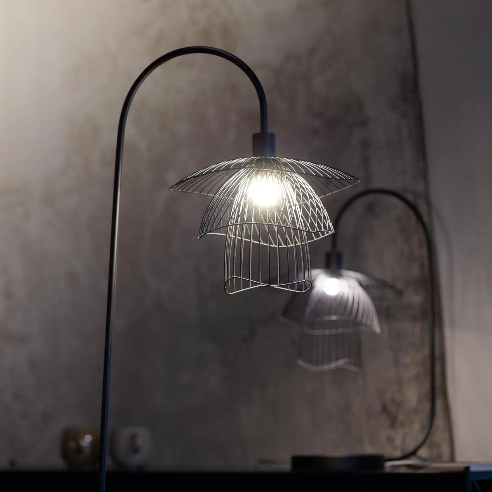 Lampa podłogowa PAPILLON czarny – metal