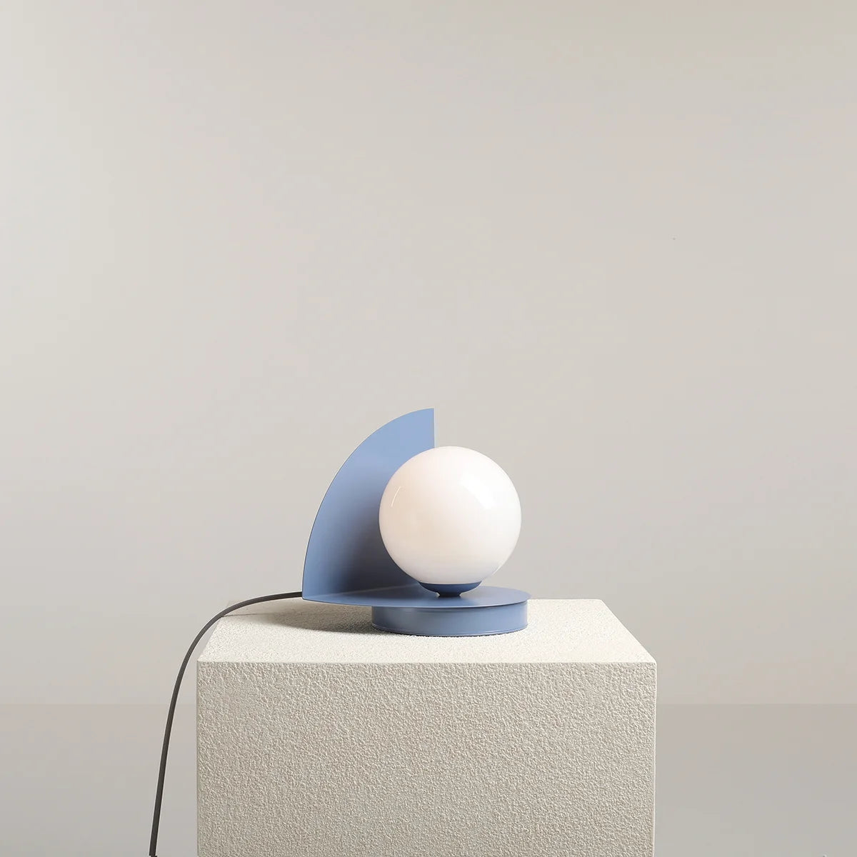 Loop blue table lamp