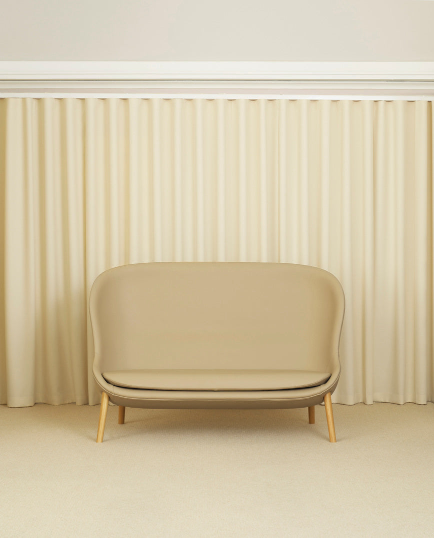 HYG gestoffeerde bank met eiken basis