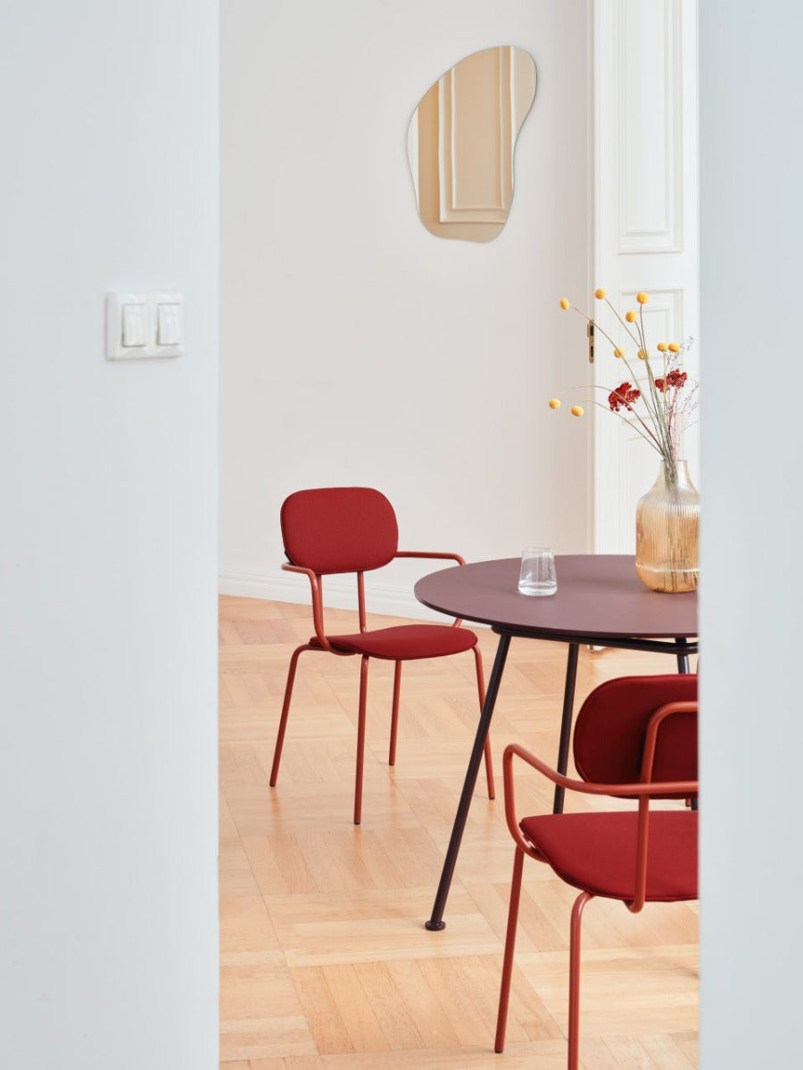 Gestoffeerde stoel NEW SCHOOL met metalen basis