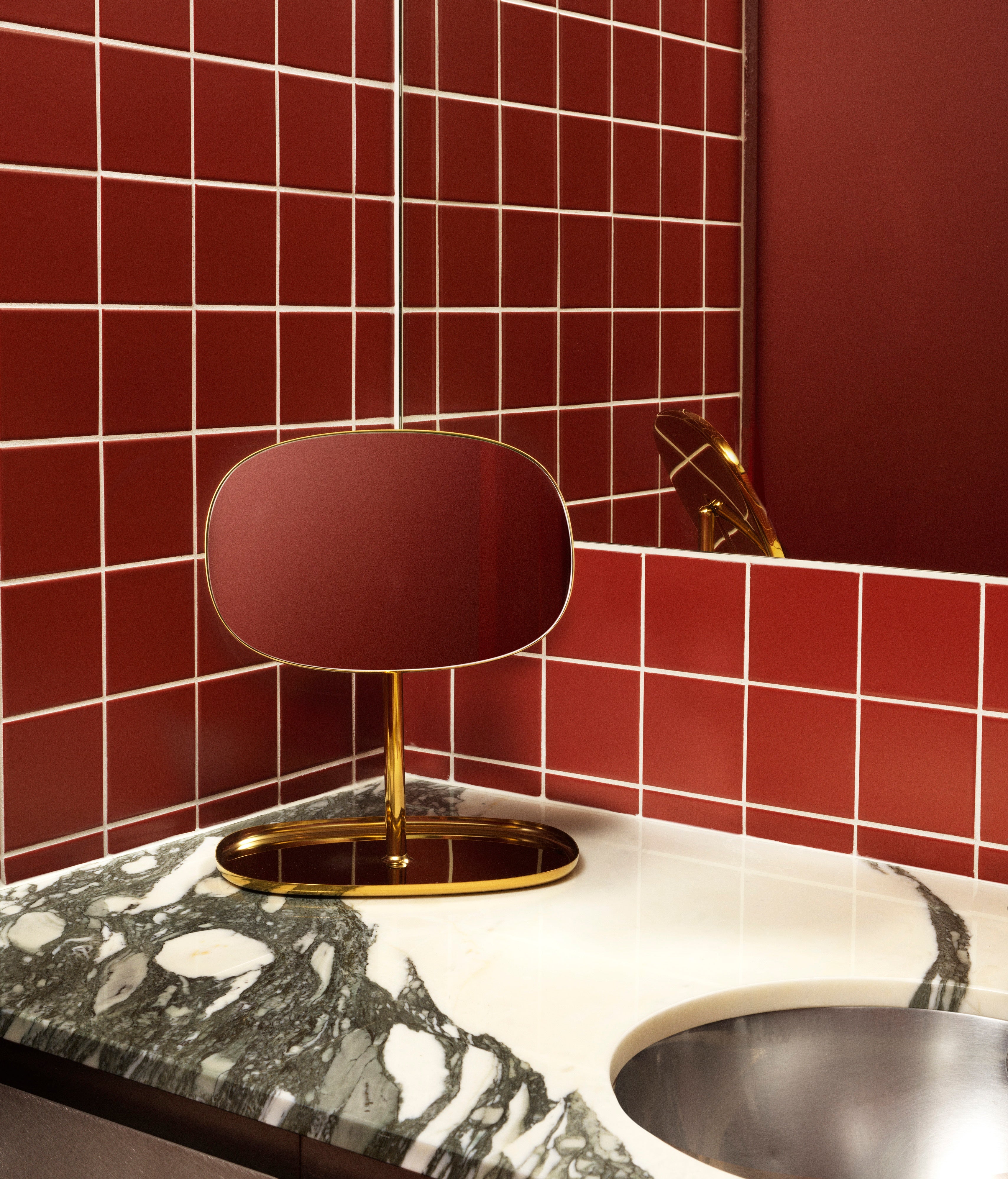 Lustro z podstawką FLIP stal platerowana mosiądzem