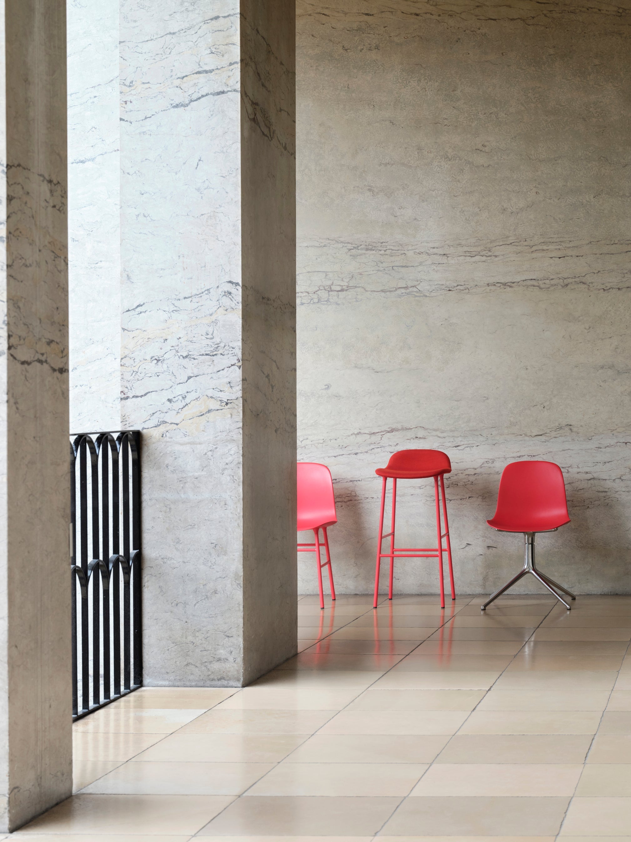 Bureau stoel FORM 4L warm grijs met aluminium basis