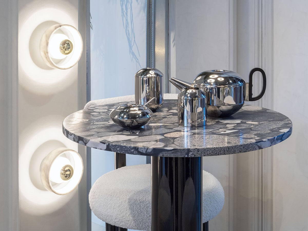 Bijzettafel TUBE van stenen marmer met zwarte basis