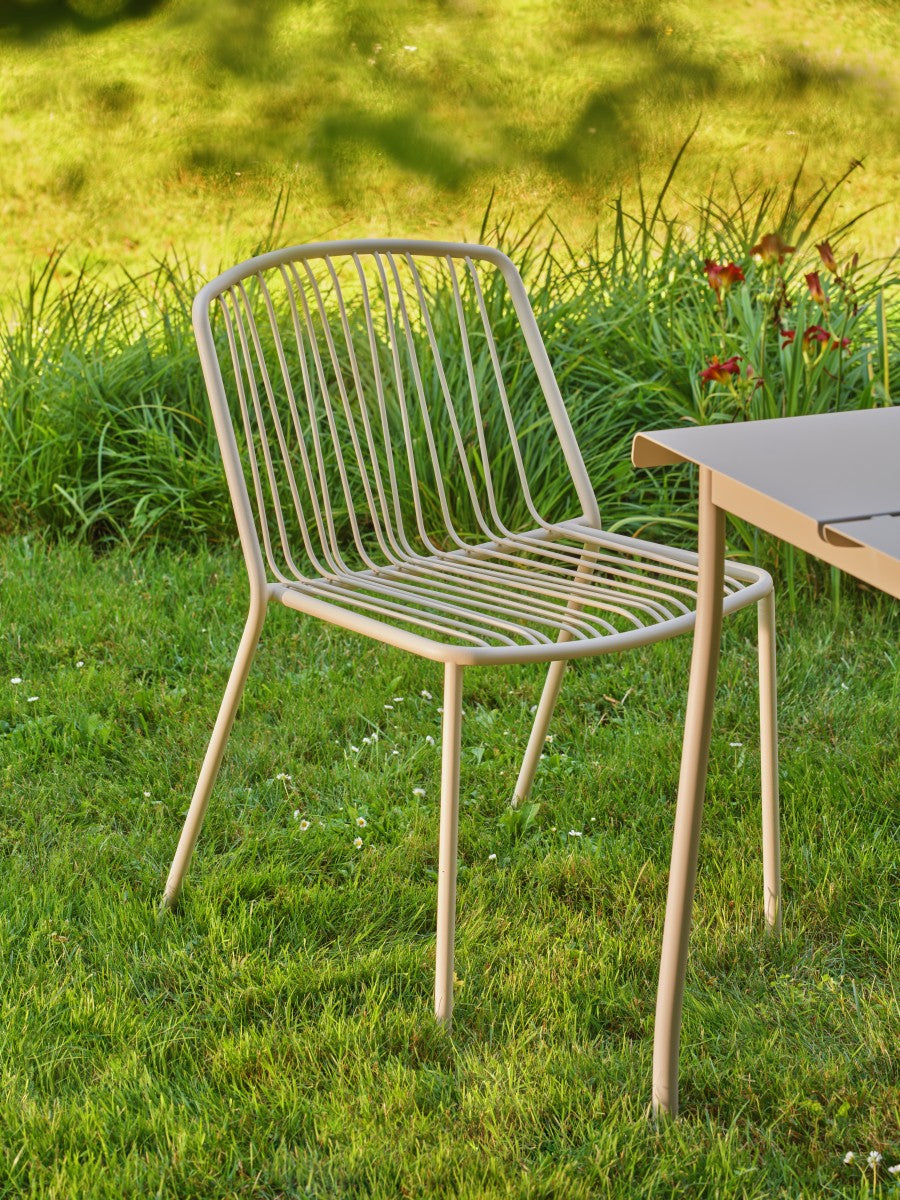 Ein Satz Bris -Stühle verzinkt Stahl