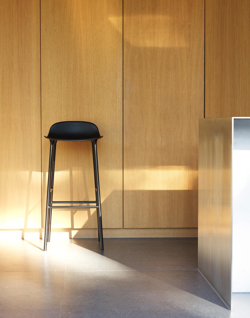Hocker FORM groen met gouden basis