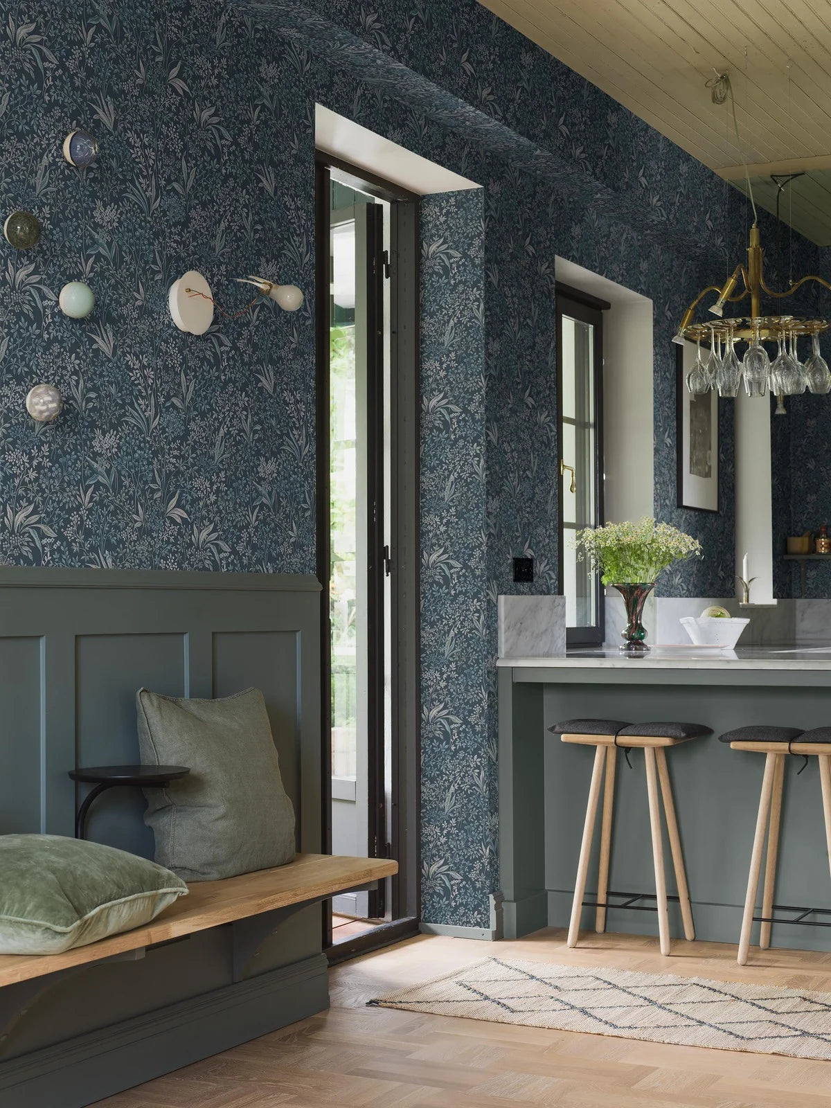 Non-woven paper wallpaper with a botanical pattern NOCTURNE dark blue