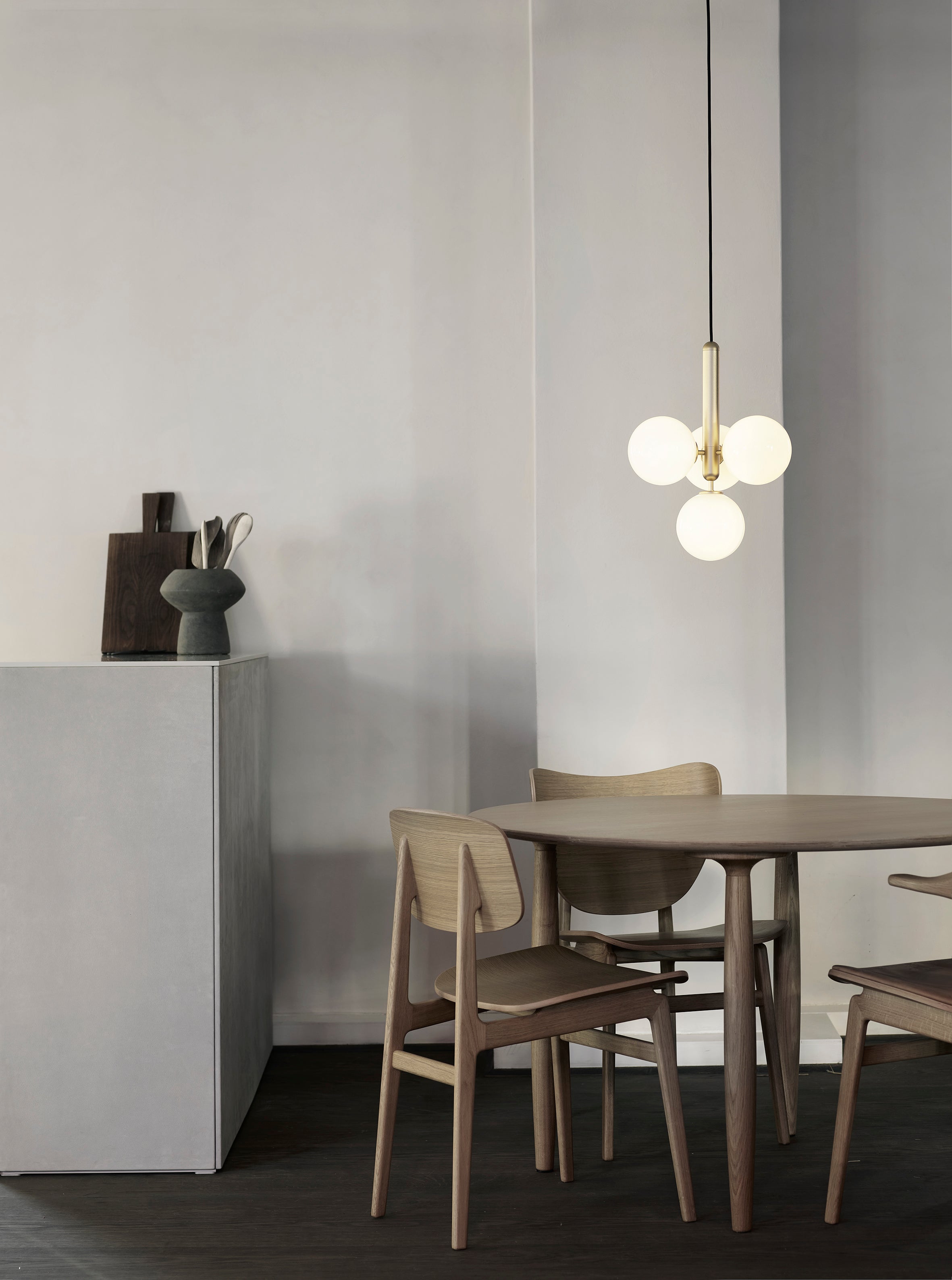 Hanglamp MIIRA 4 messing met opaalglas
