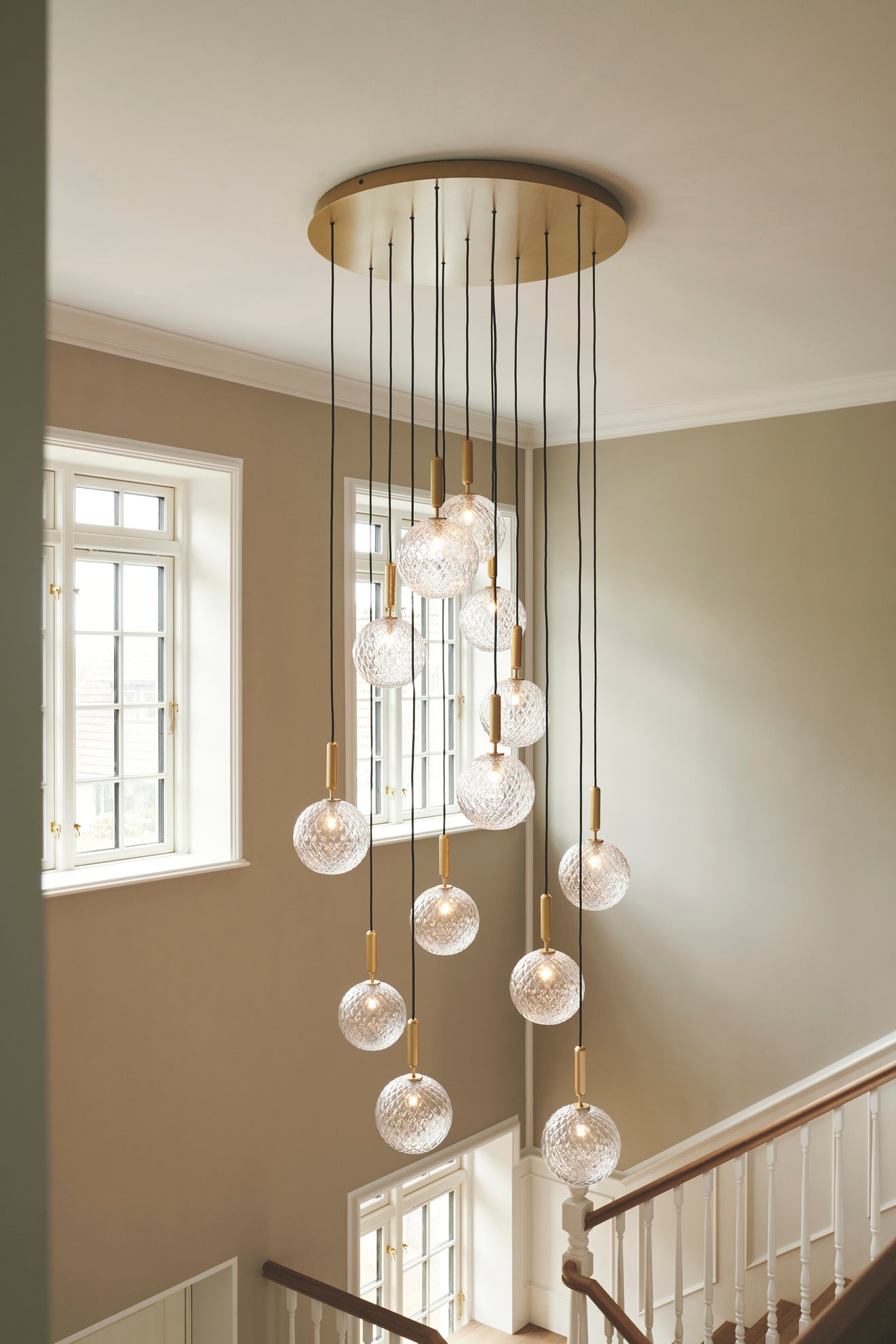 Hanglamp MIIRA 13 messing met opaalglas