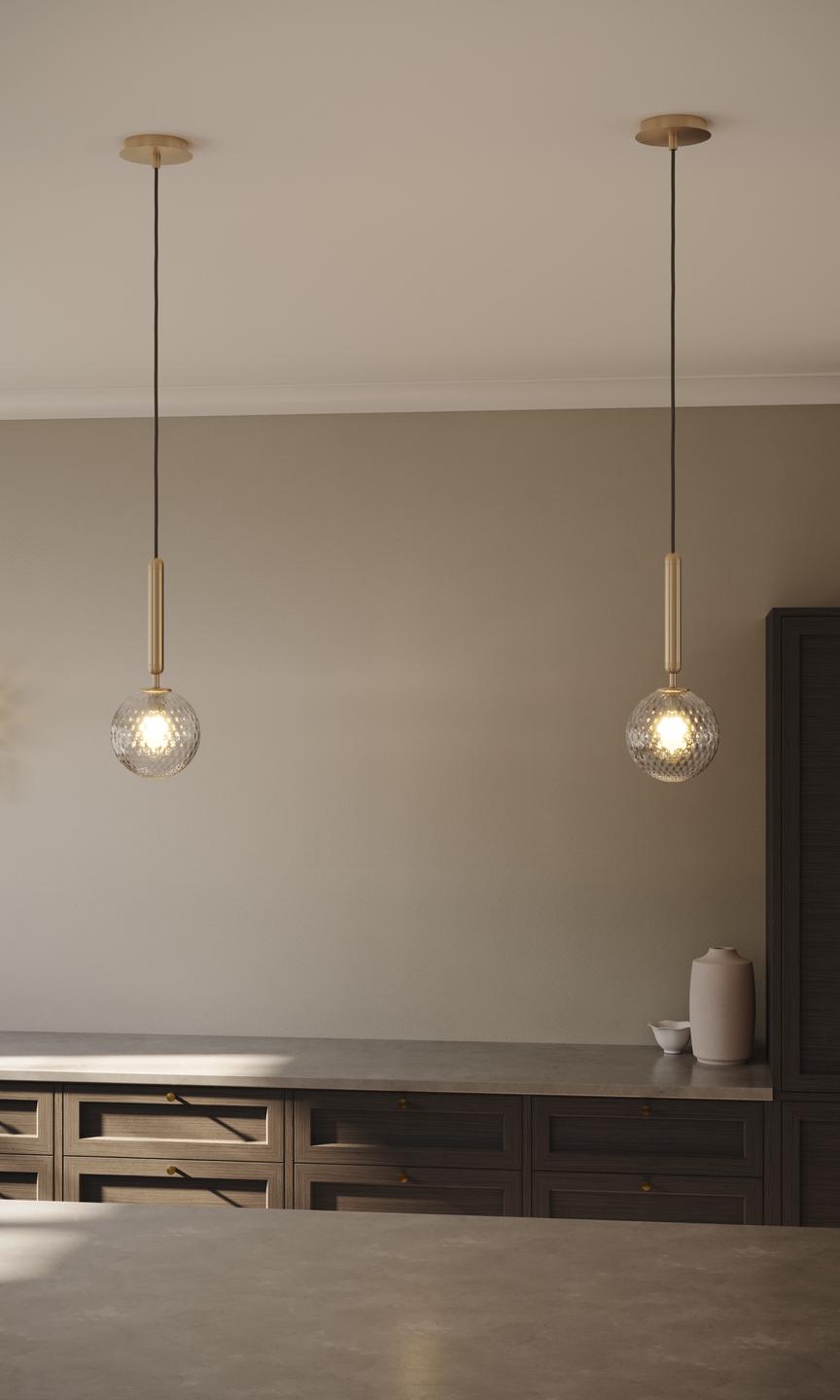 Lampa wisząca MIIRA mosiężny z transparentnym szkłem – styl minimalistyczny