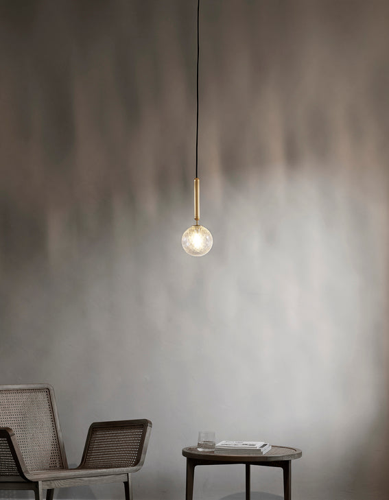 Lampa wisząca MIIRA mosiężny z transparentnym szkłem – Nuura