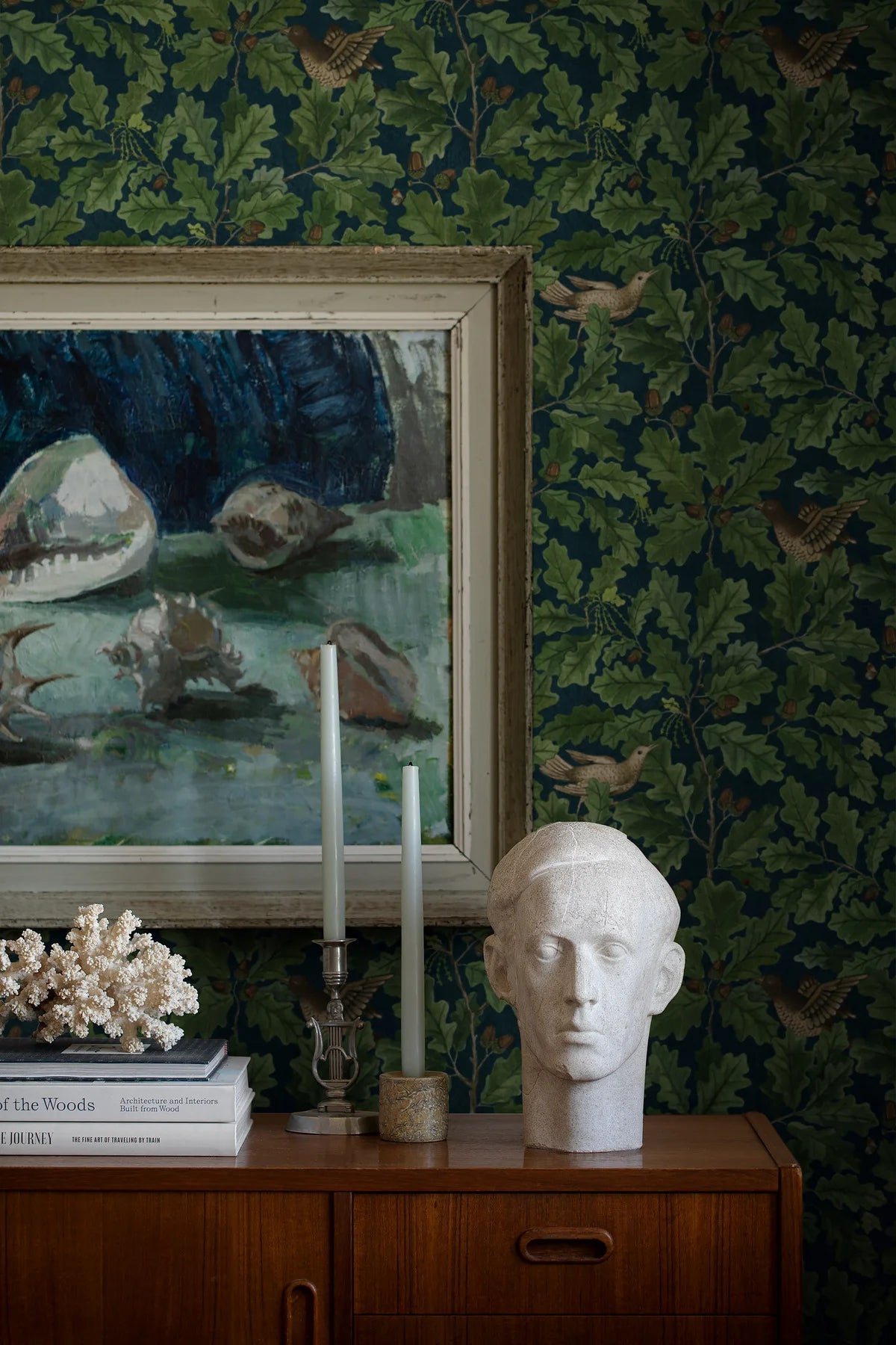 Wallpaper with a leafy plant motif IN THE OAK navy blue with green