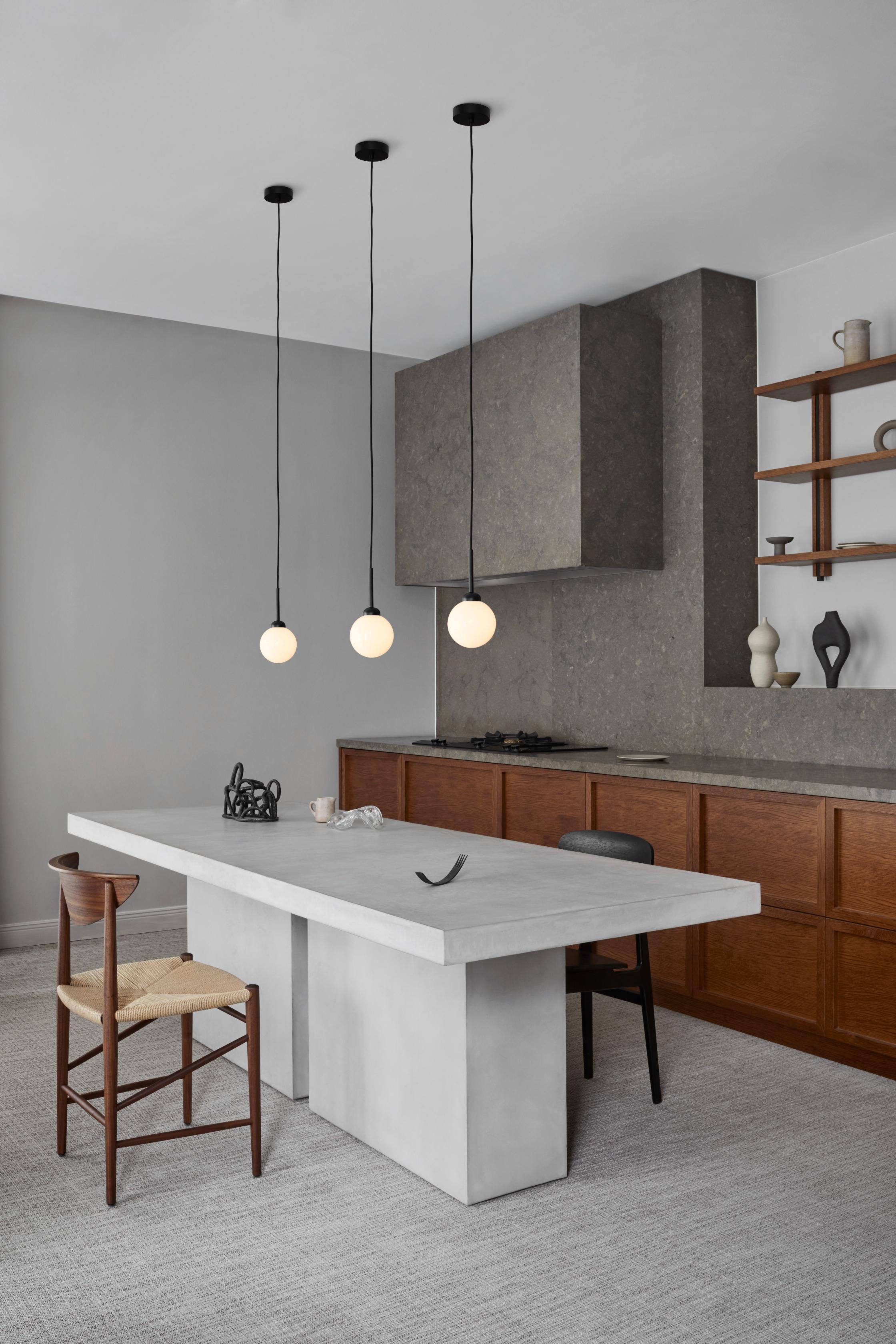Hanglamp APIALES zwart met opaalglas