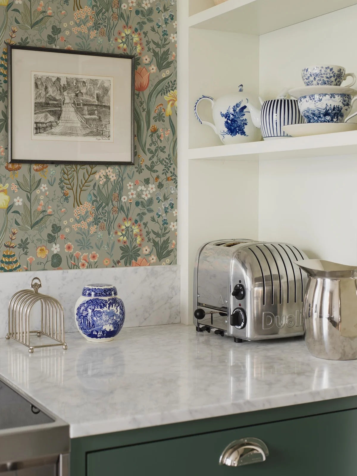 Behang met een bloemenpatroon BLOMSTERHAV grijs met groen