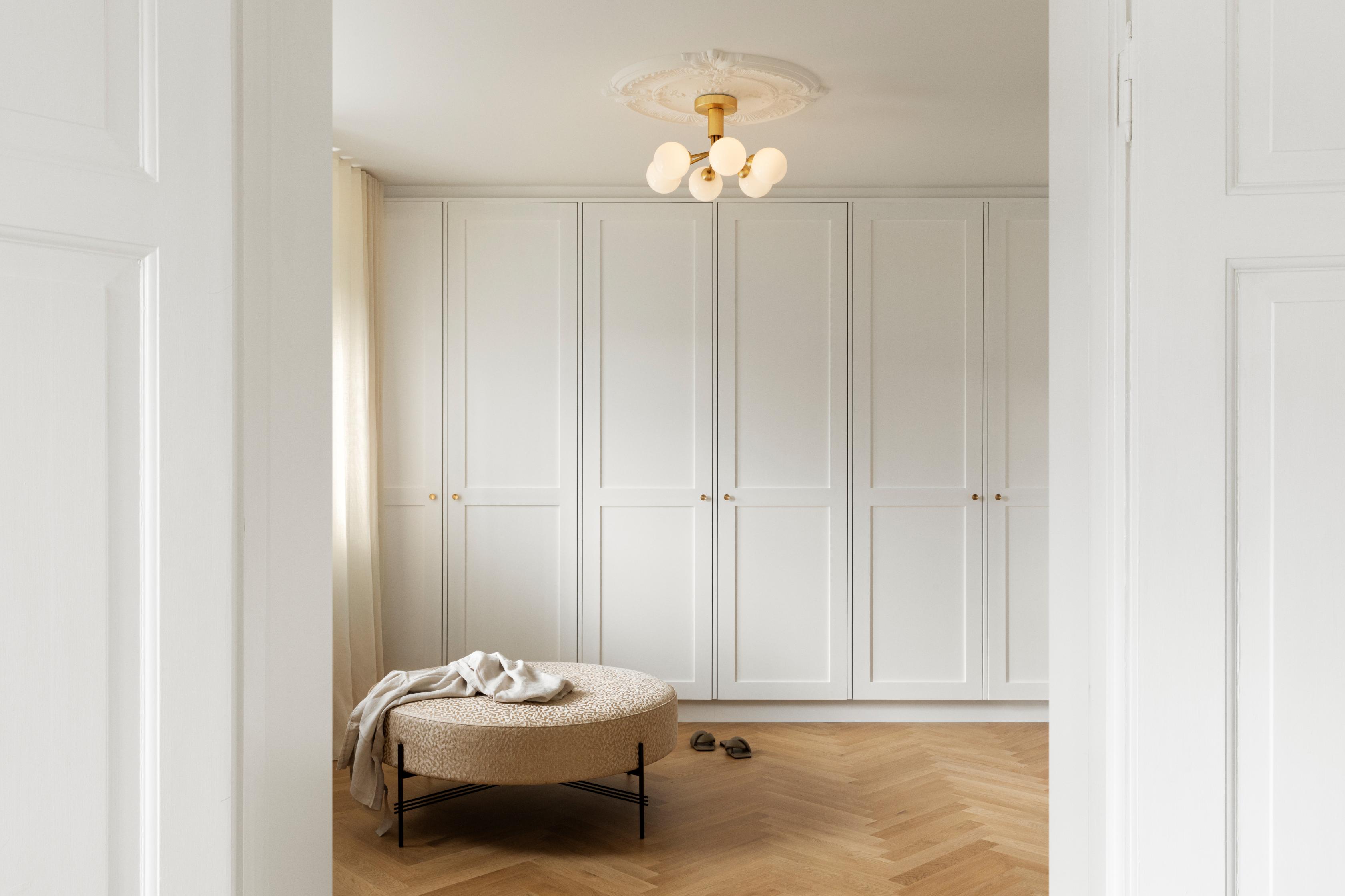 APIALES 6 Ceiling Lamp in Brass with Opal Glass [Antonina] [Amelia spr]