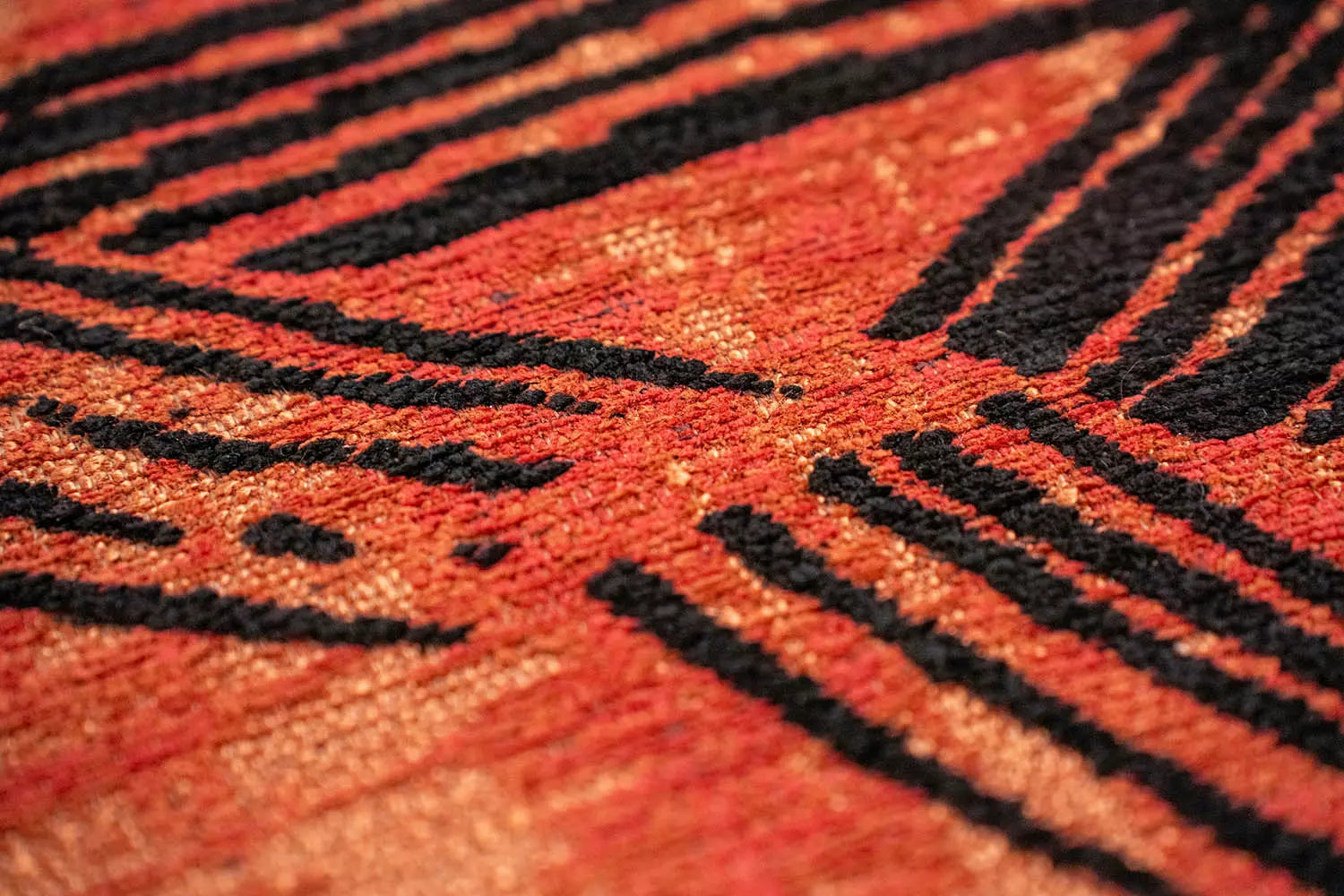 Ovale KANJI vloerkleed oranje met zwart