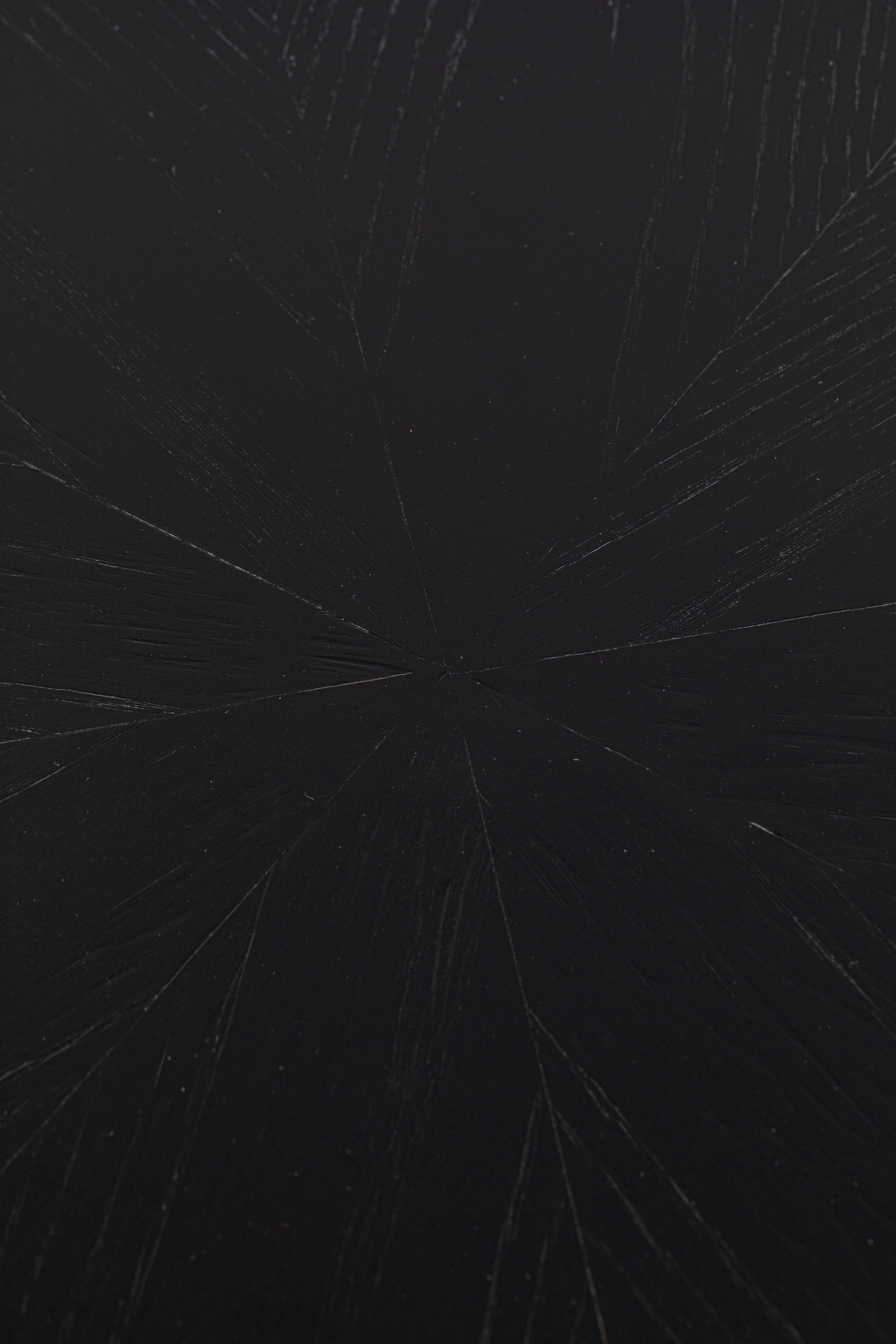 Fabio runder Tisch schwarzer Eichenfurnier