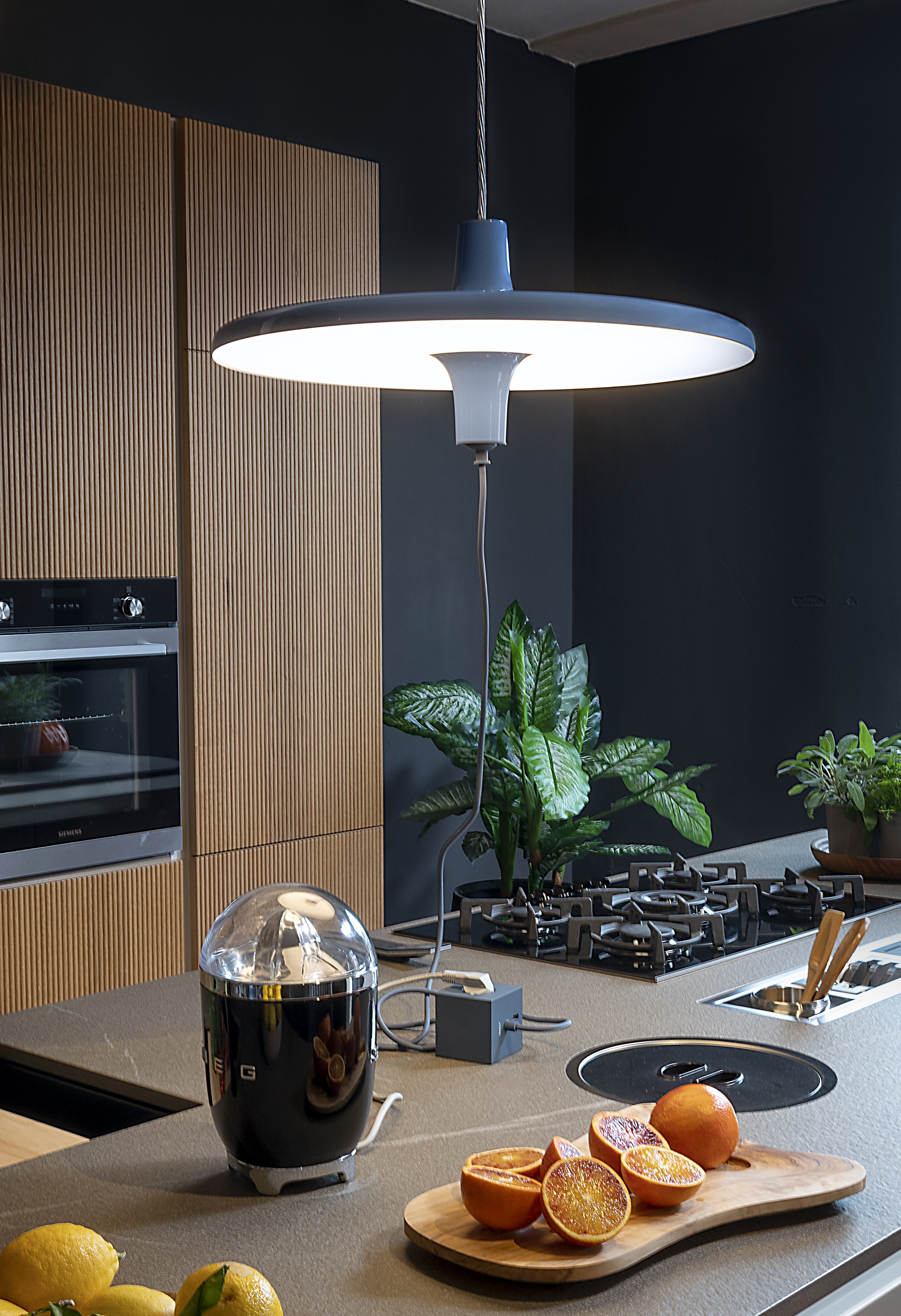 Hanglamp AVRO glanzend blauw
