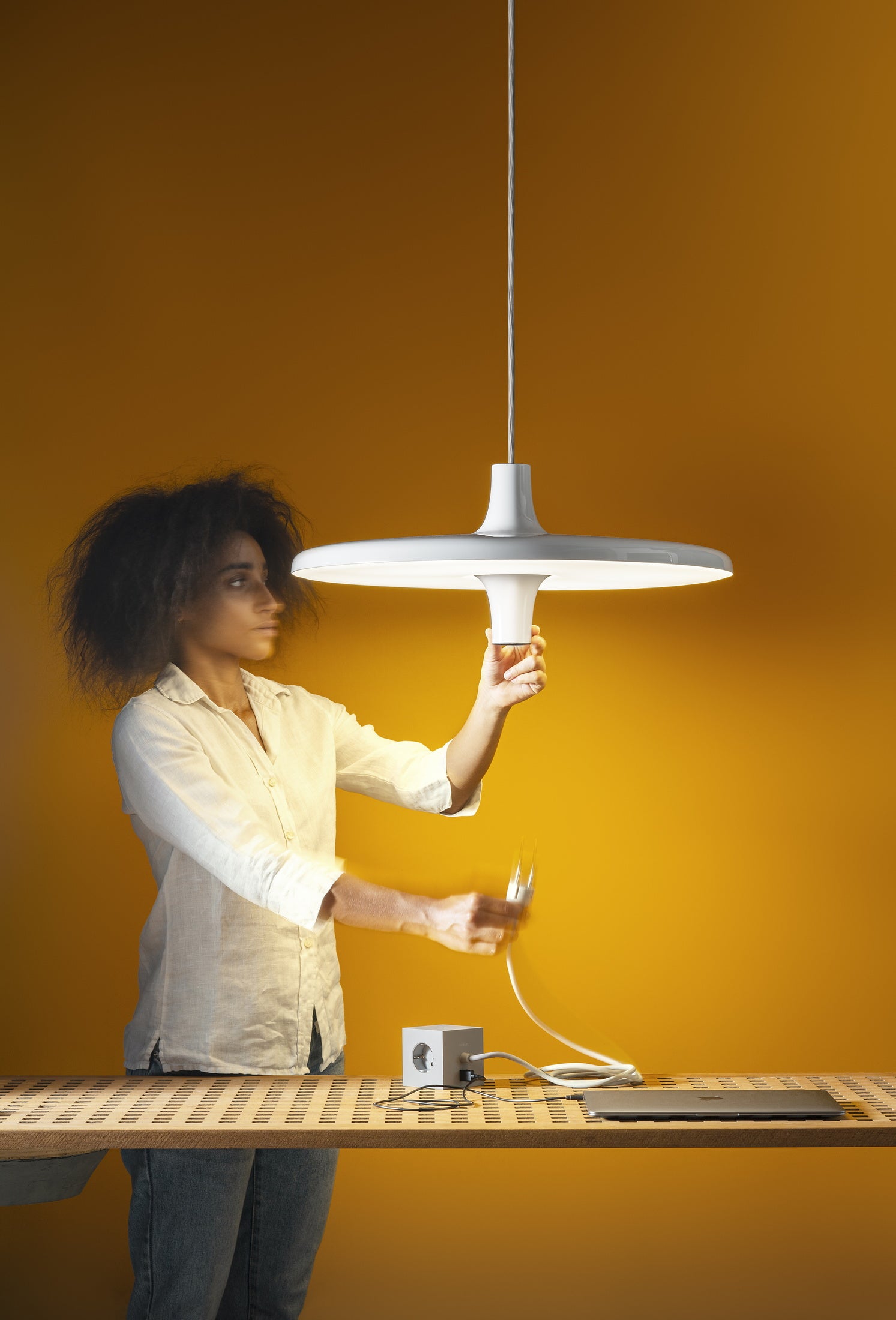 Hanglamp AVRO glanzend blauw