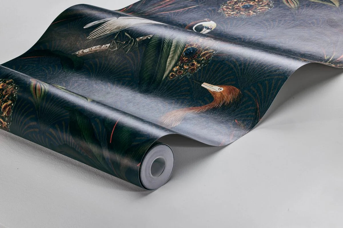 Behang met dierenmotief van SAPPHIRE BIRDS donkergroen
