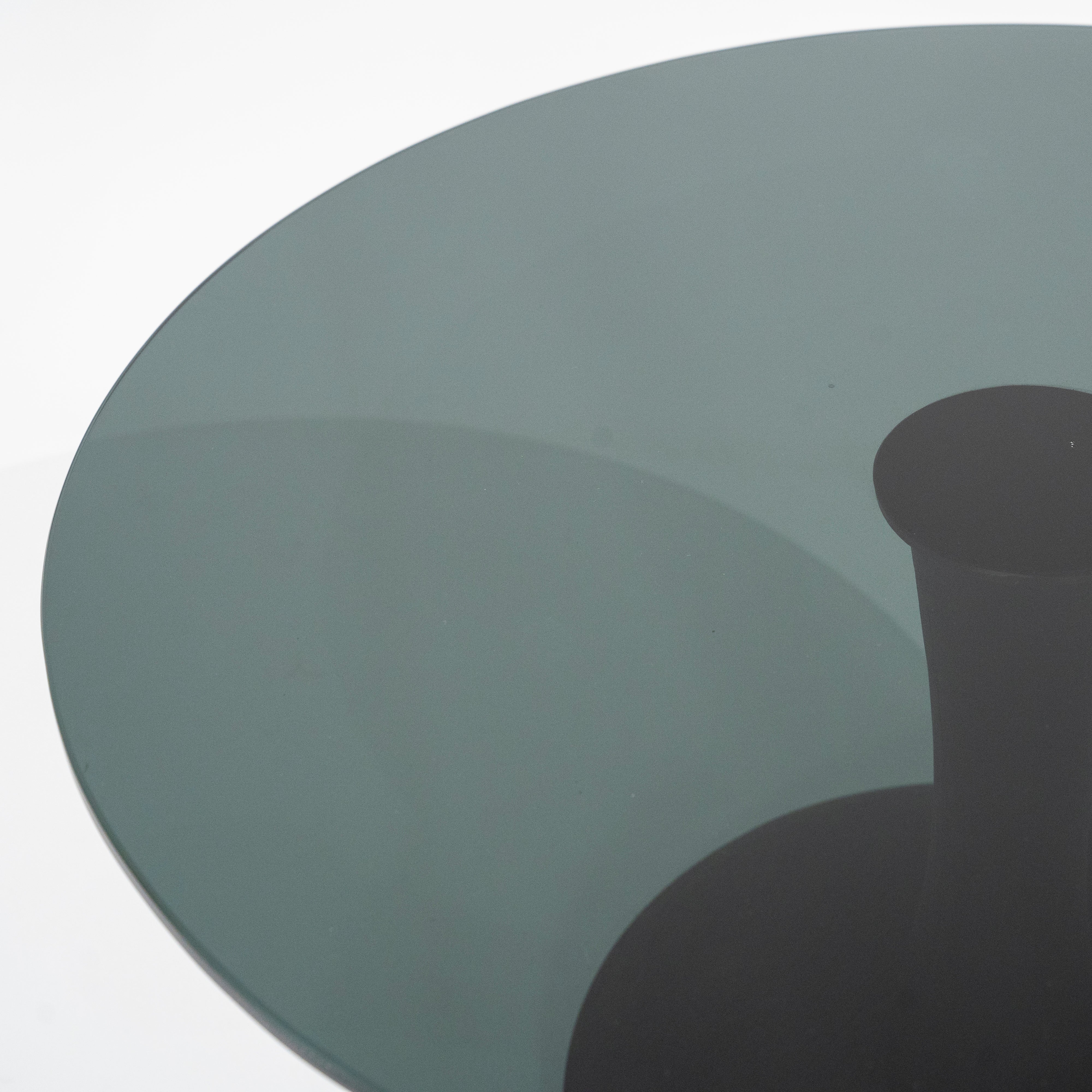 BOOGIE Round Table Glass and Black Mango Wood