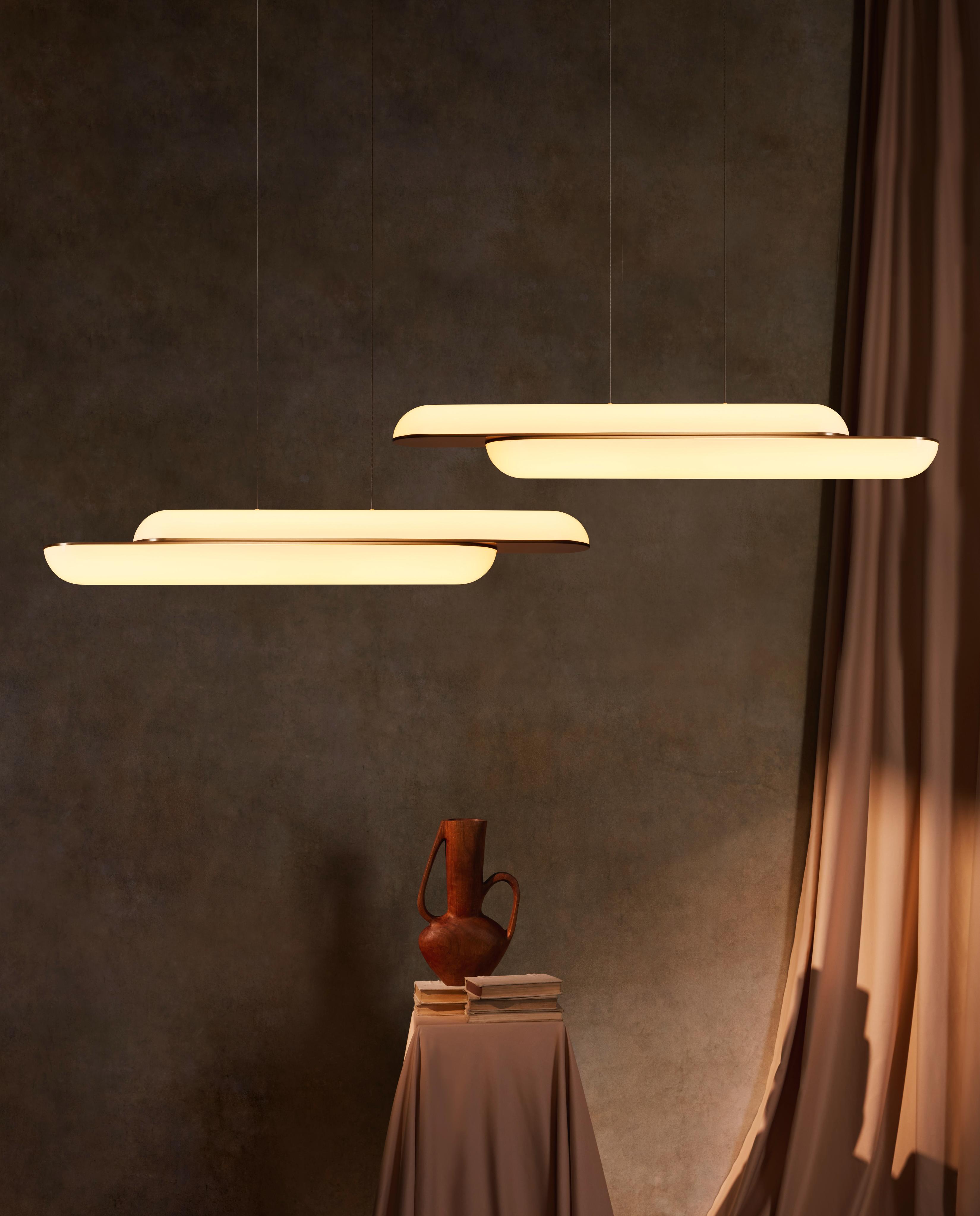Hanglamp GEMINI met opalen glazen kap en messing.