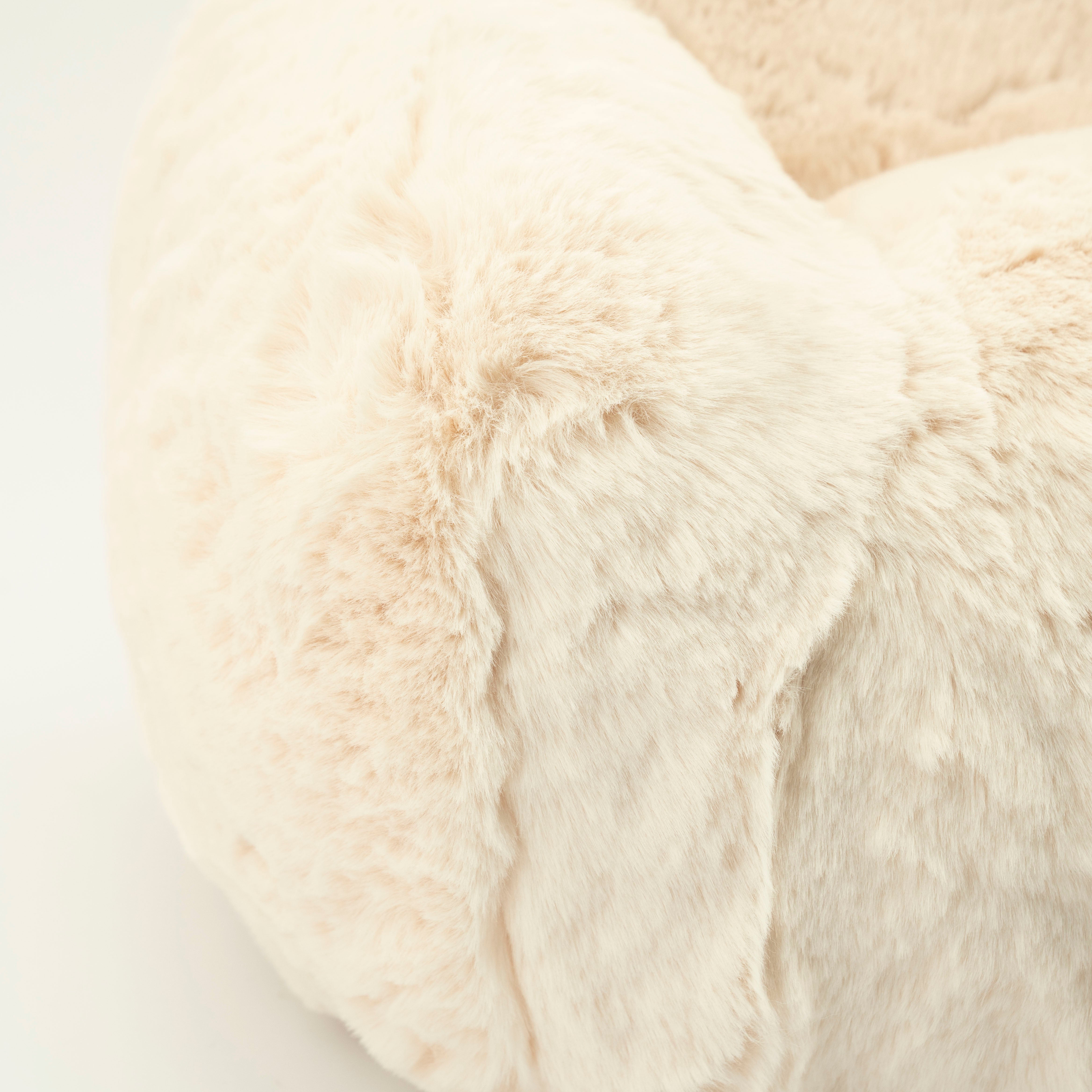 LITTLE HUG children's armchair cream