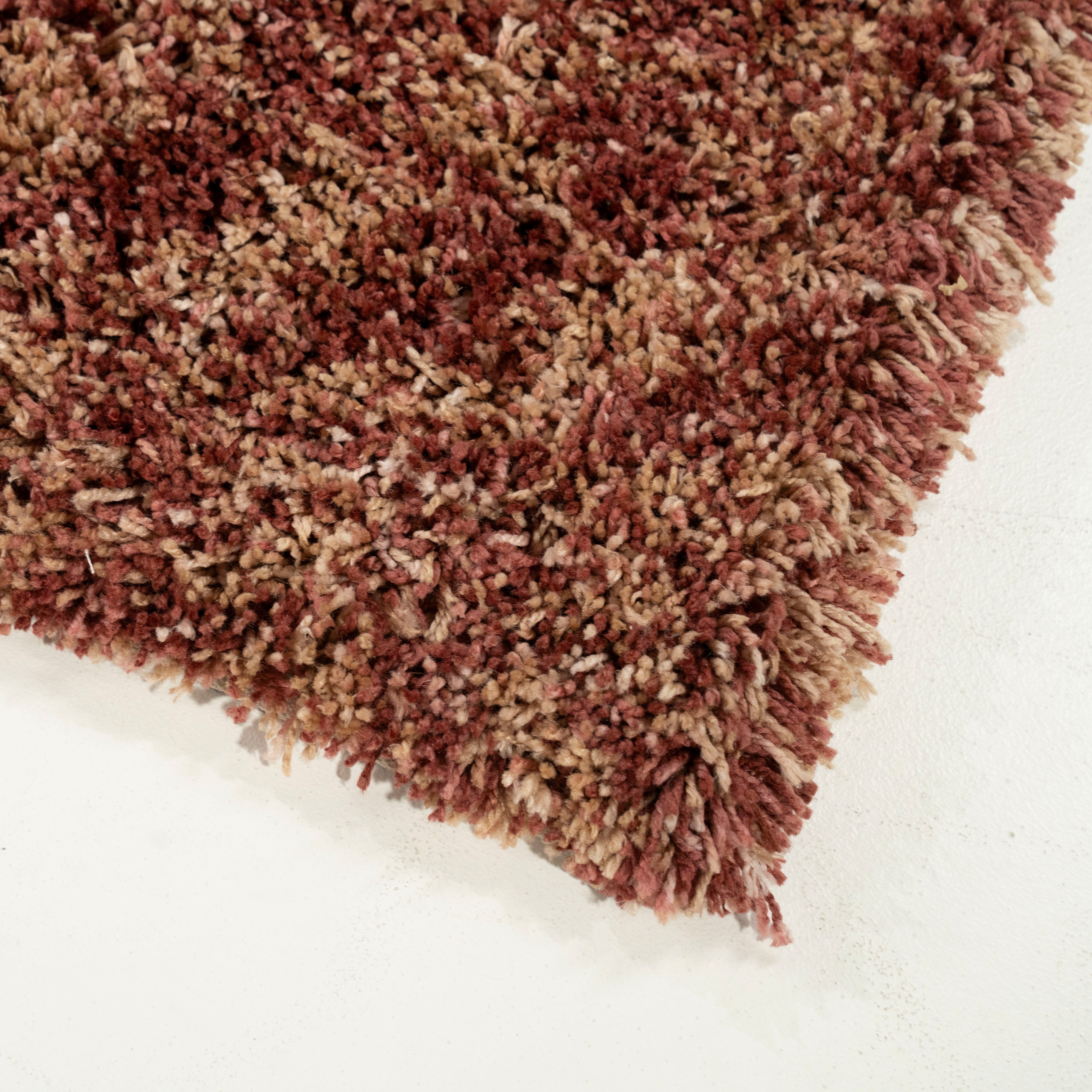 MIXI burgundy rug with long pile