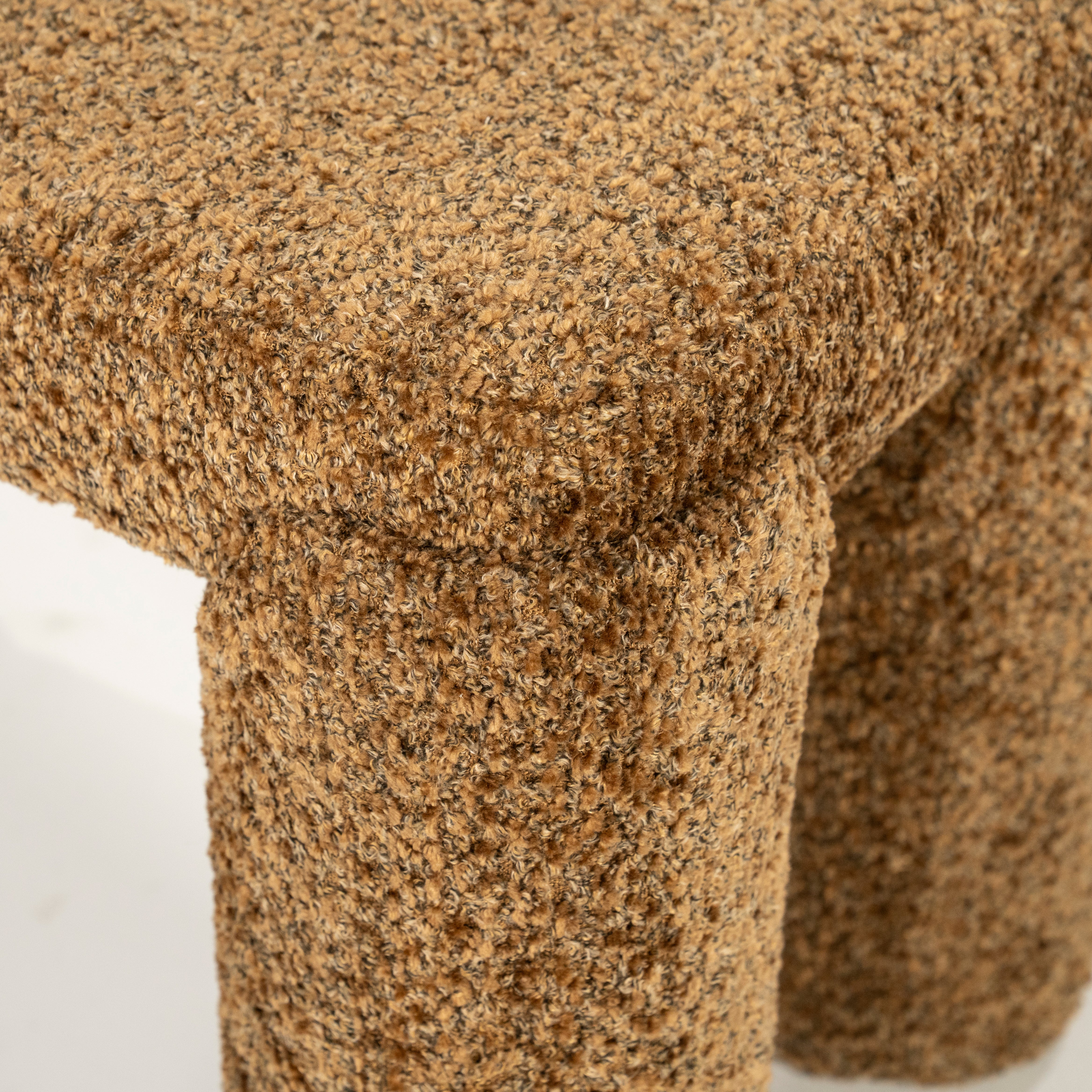 OMLA Bank in Senfgelb