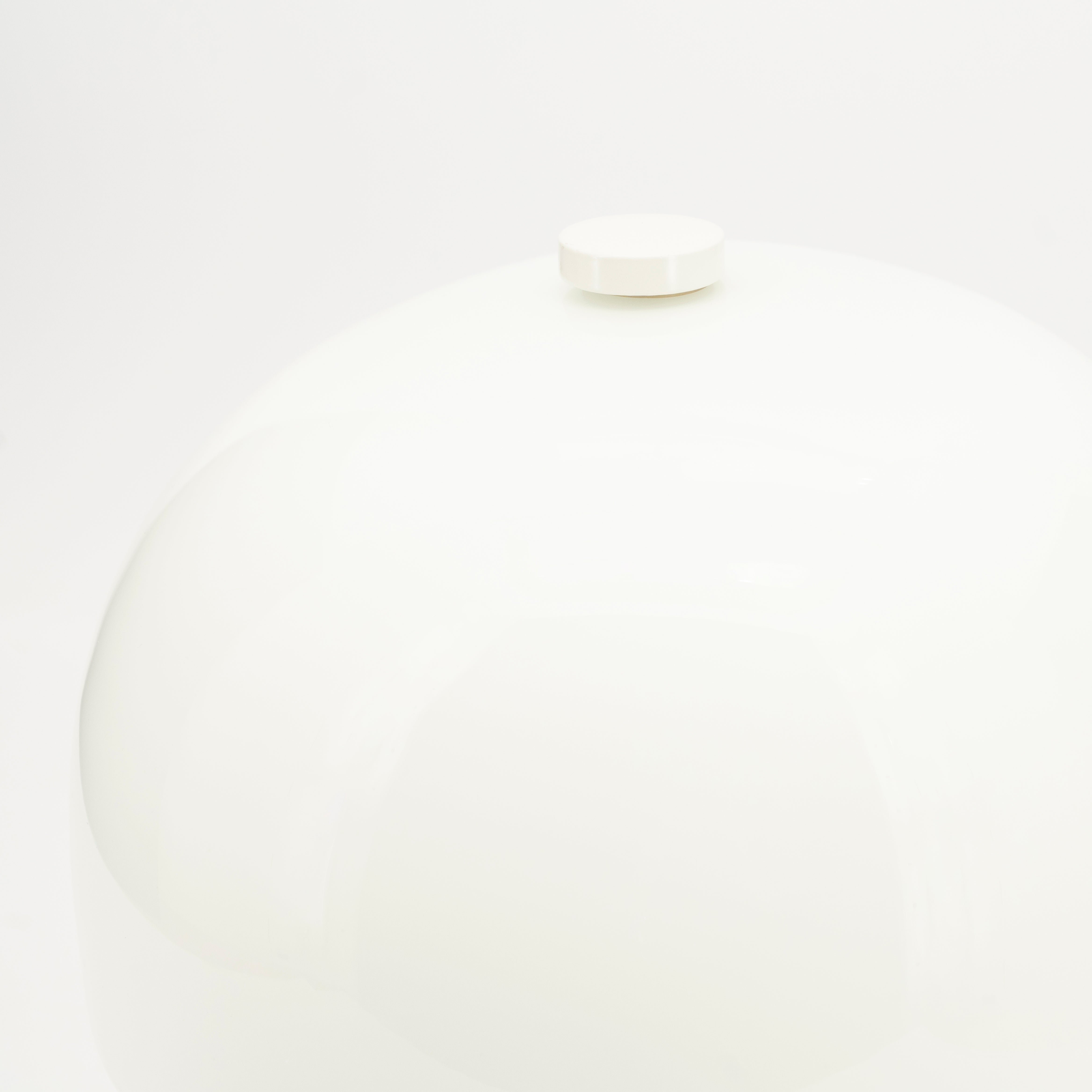 TUBI white table lamp