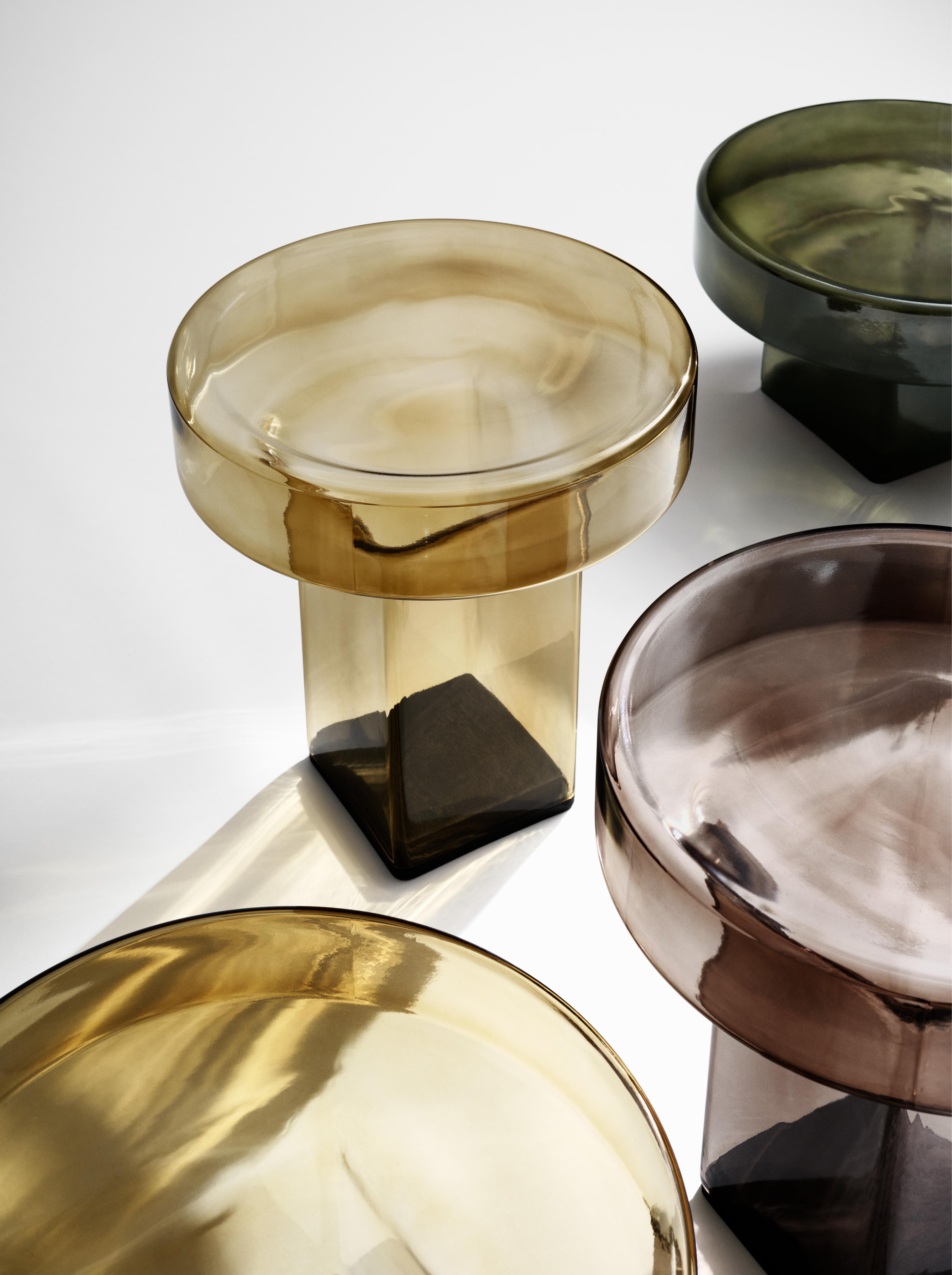 Beistelltisch NAKED bernsteinfarbenes Glas