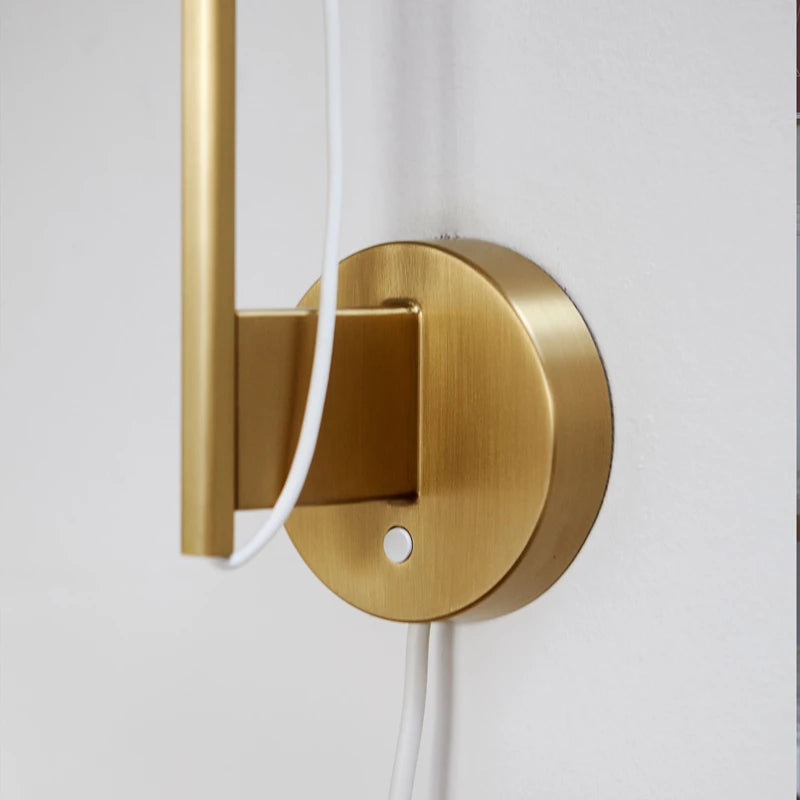 YUH wall lamp white with brass base