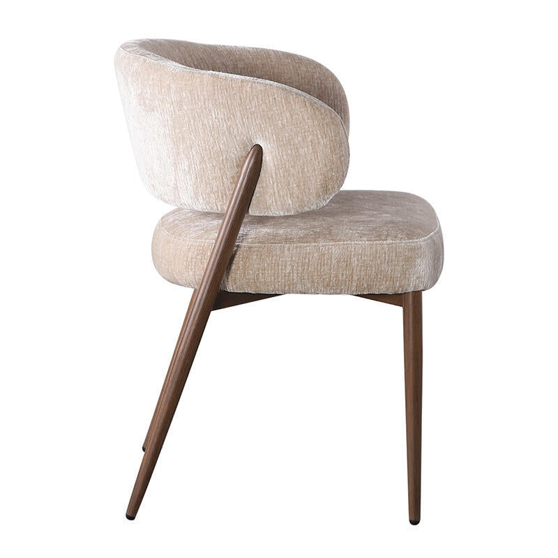 Beige FUJI stoel met een donkere houten basis