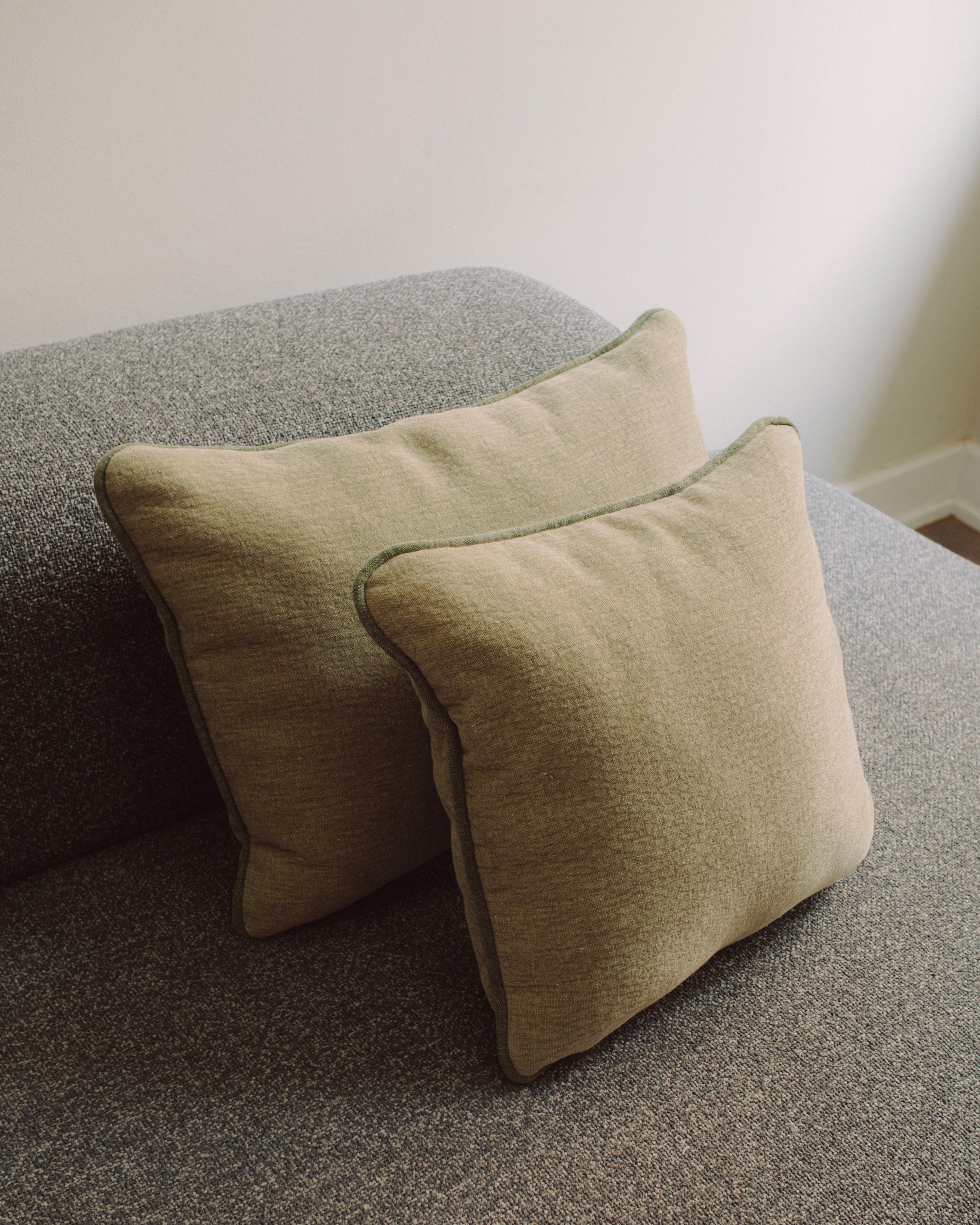 Kussen MIU olijfgroen