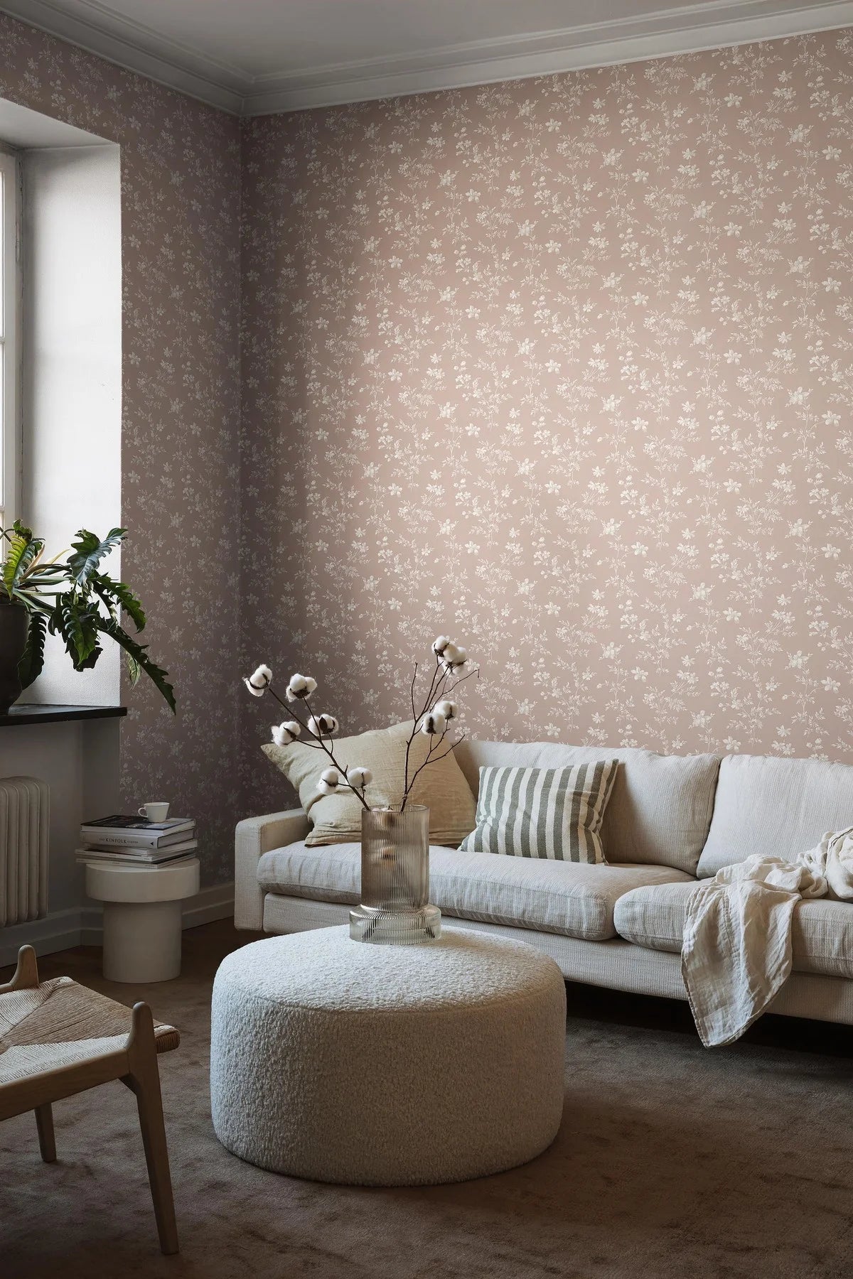 Behang met plantenmotief ÄNGSBLOMMA bruin