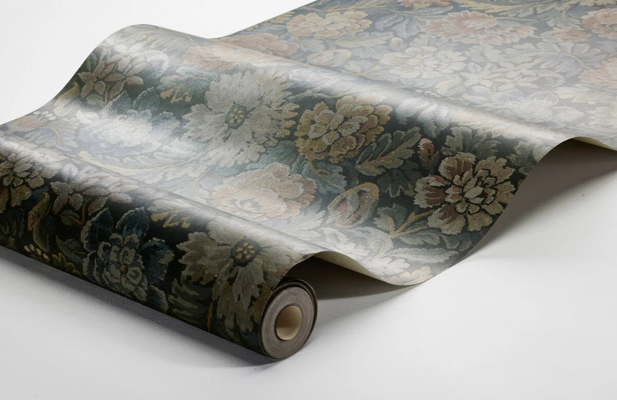 NIGHTINGALE GARDEN floral pattern wallpaper in muted blue