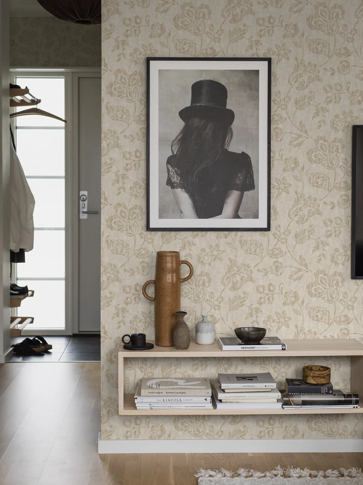 Vliesbehang met plantaal patroon CORNELIA beige