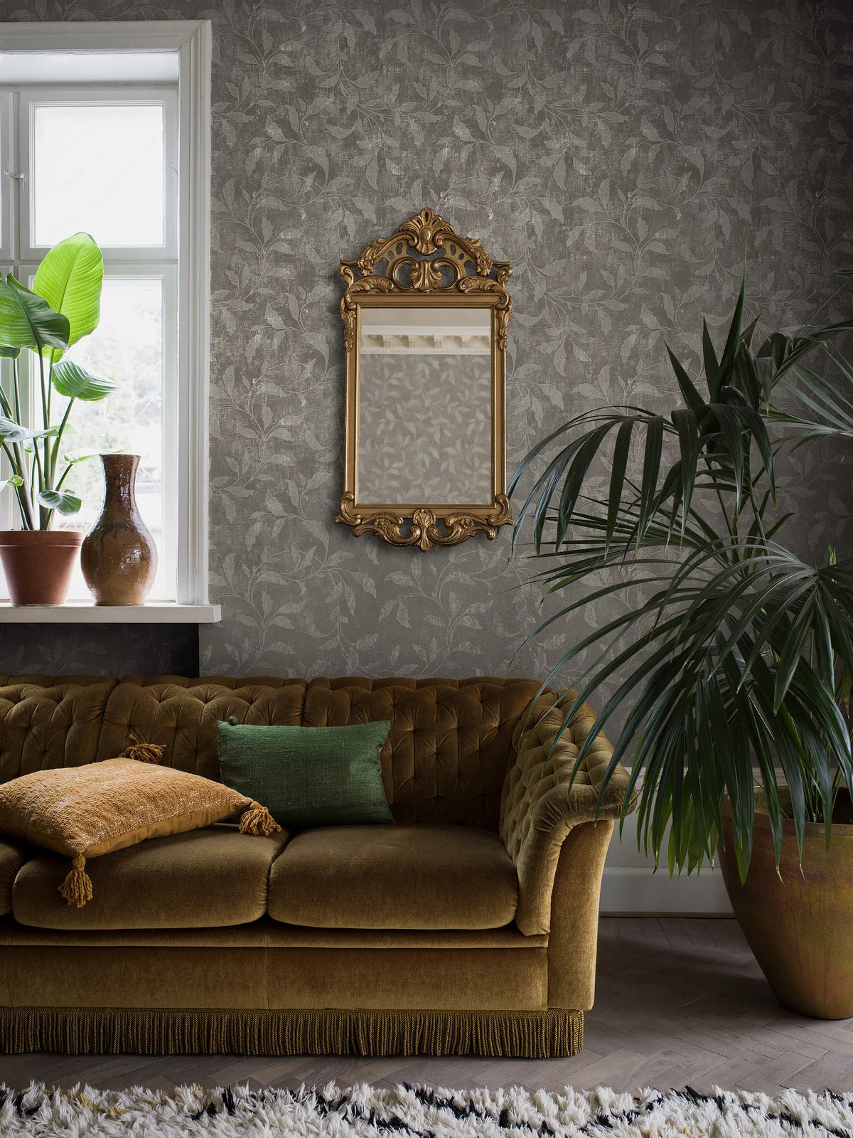 Vliesbehang van papier met een plantaardig patroon ROSEWOOD NIGHT grijs