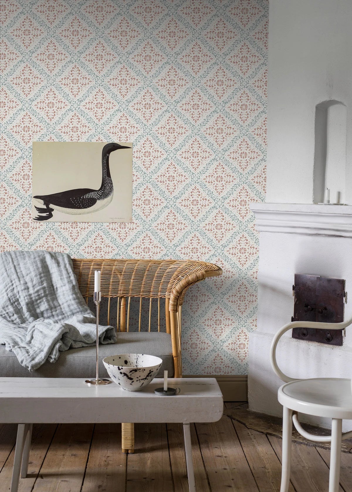 Vliesbehang met abstract patroon NYBORG terracotta met blauw