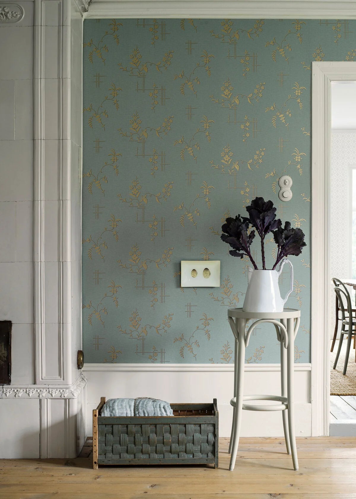 Non-woven paper wallpaper with a plant pattern ULRICEHAMN turquoise green