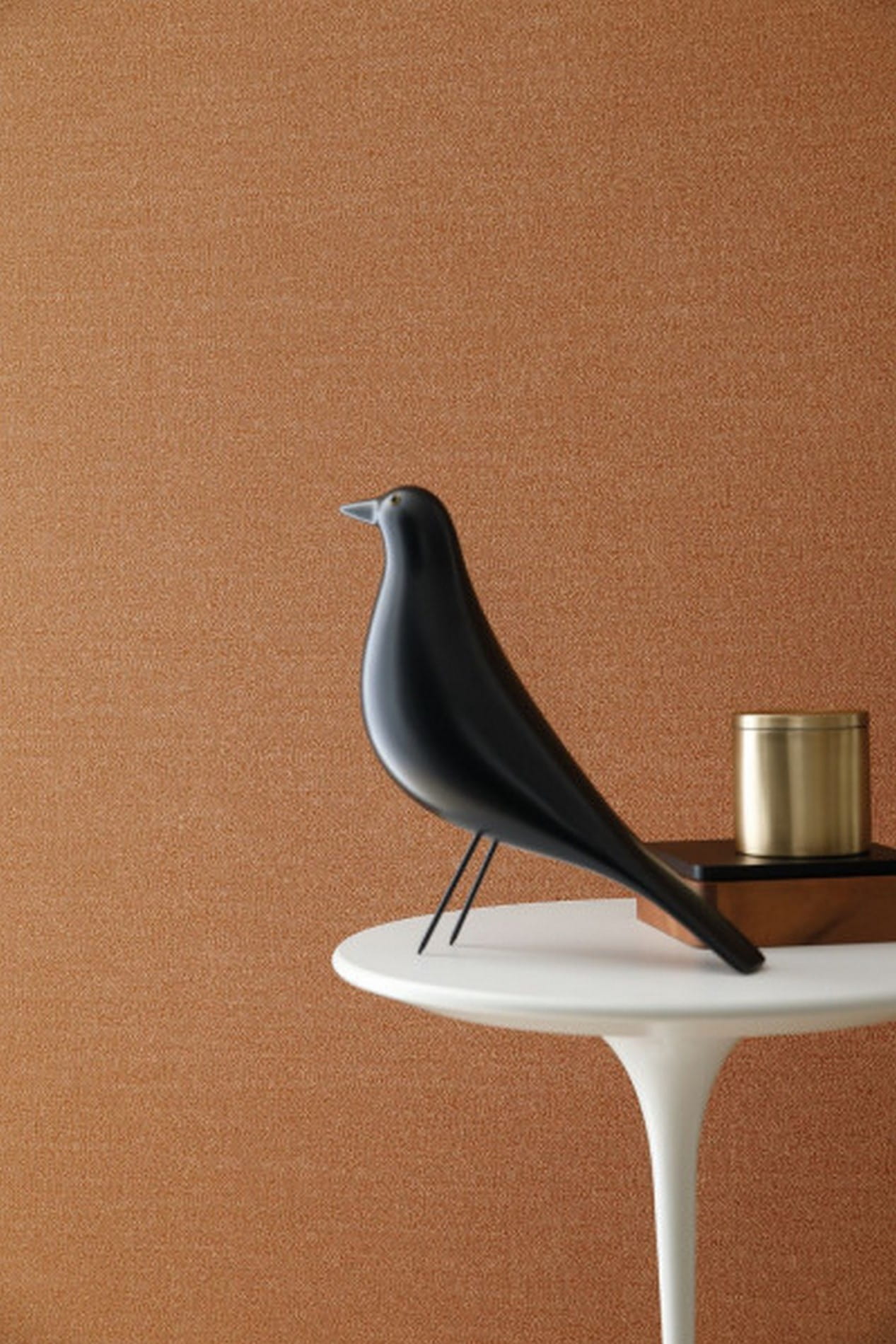 Structural wallpaper resembling linen canvas PLUMETIS - FICELLE light purple with gray