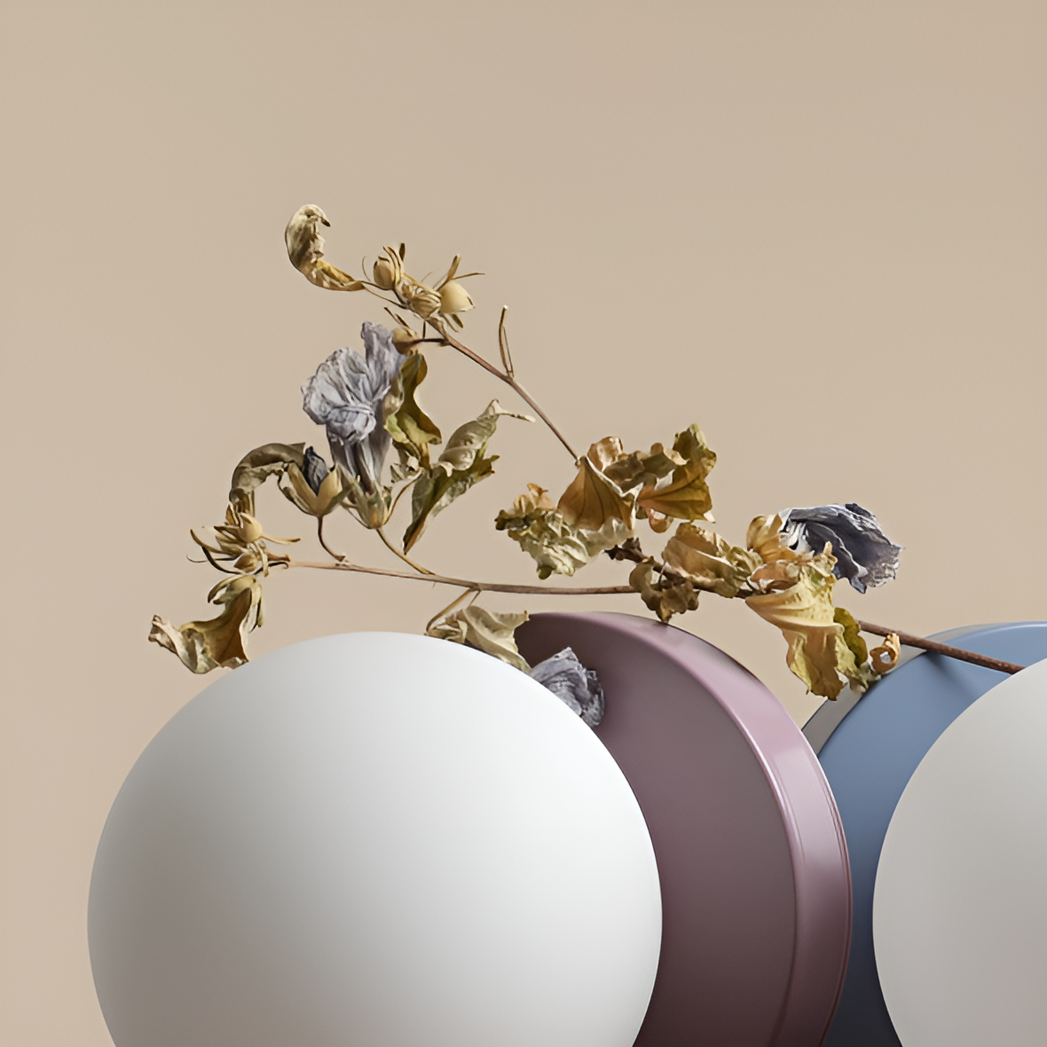 BALL Tischleuchte lila