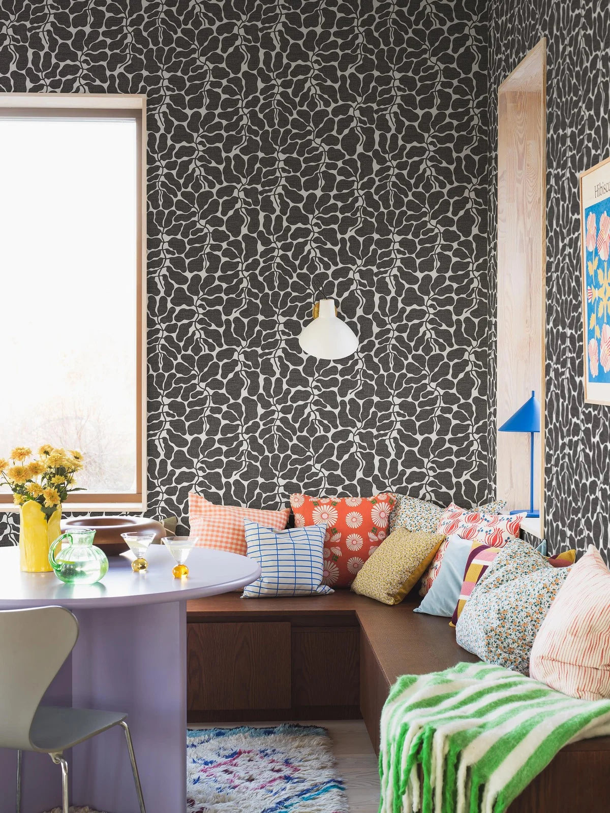 Vlies-Tapete mit pflanzlichem Muster MY SECRET GARDEN schwarz mit weiß