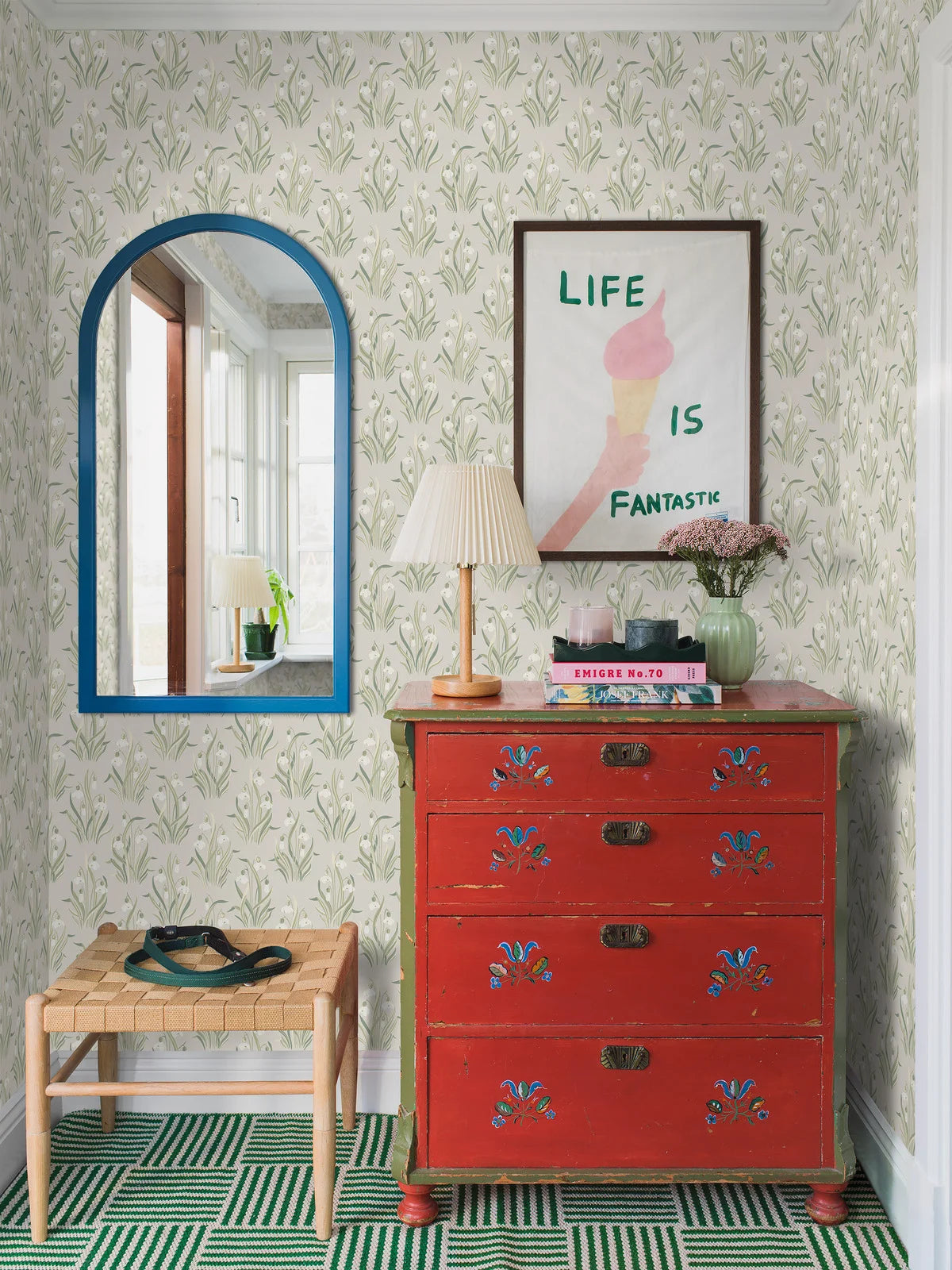 Beige behang met bloemenmotief SNODROPPE met groen