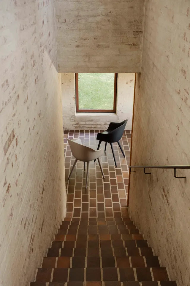 Stoel BAT grijs met zwarte basis